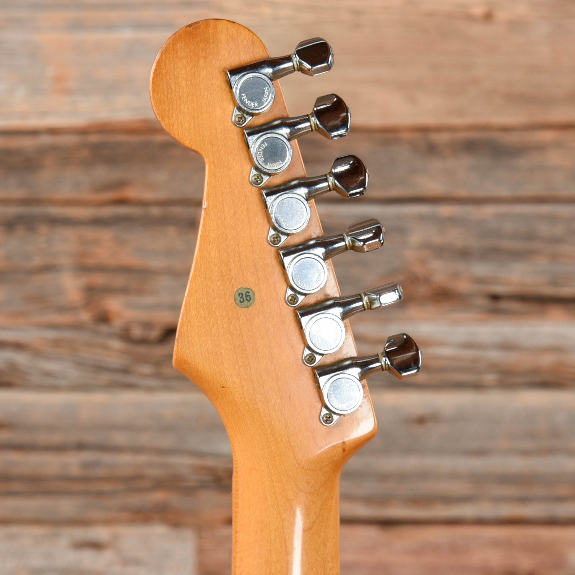 Squier Standard Stratocaster Arctic White 1980s Electric Guitars / Solid Body