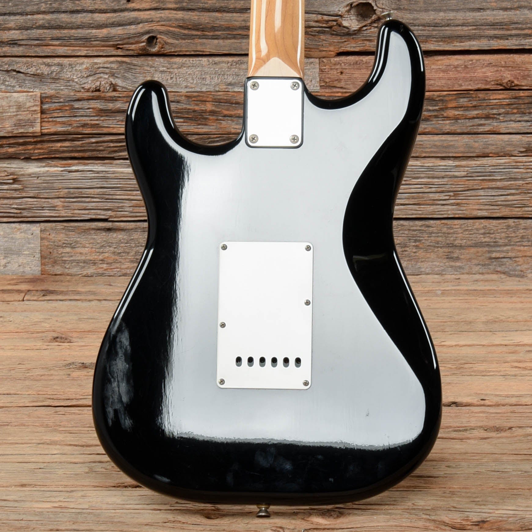 Squier Standard Stratocaster Black 1987 – Chicago Music Exchange