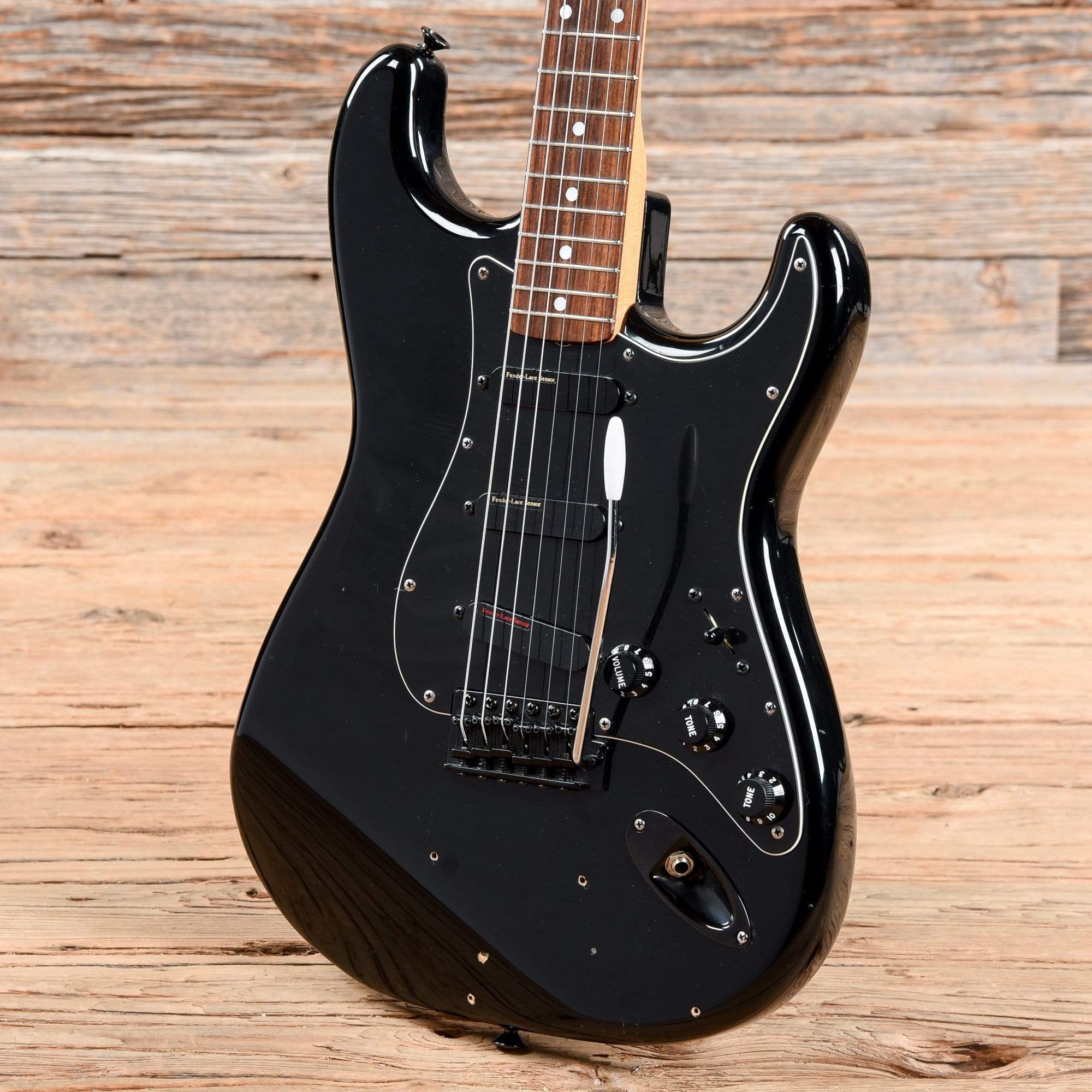 Squier Stratocaster Black 1983 Electric Guitars / Solid Body