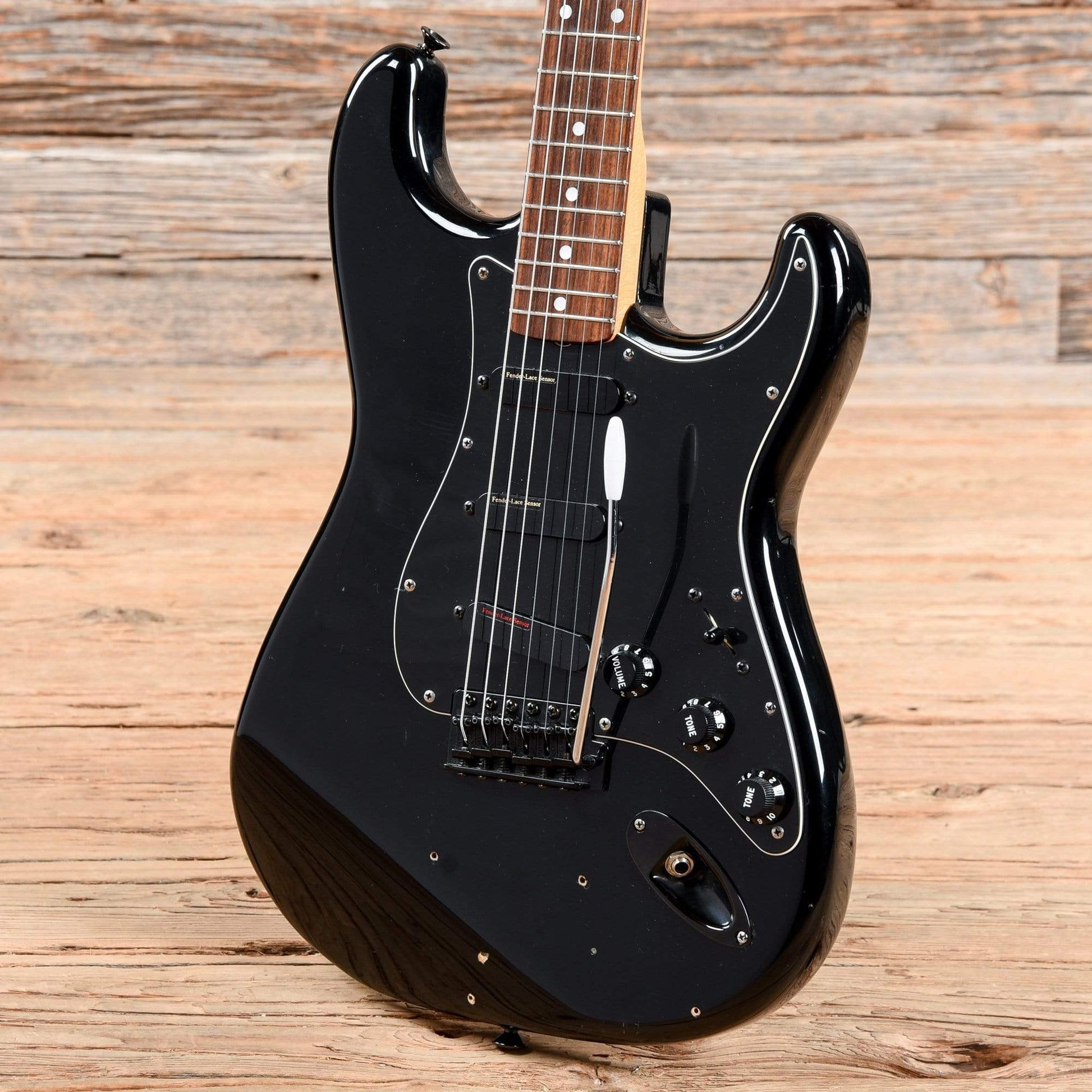 Squier Stratocaster Black 1983 Electric Guitars / Solid Body