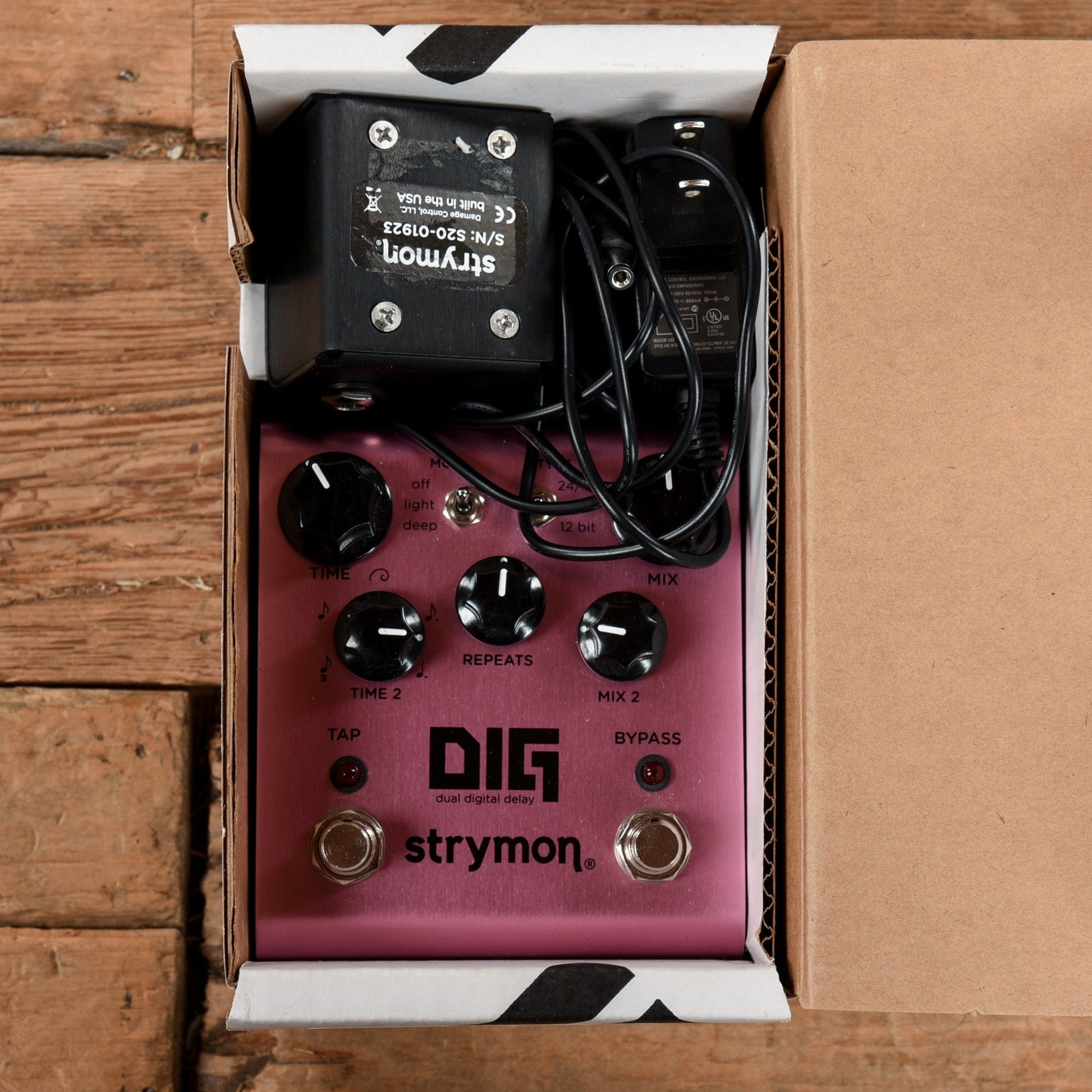 Strymon DIG Dual Digital Delay Effects and Pedals / Delay