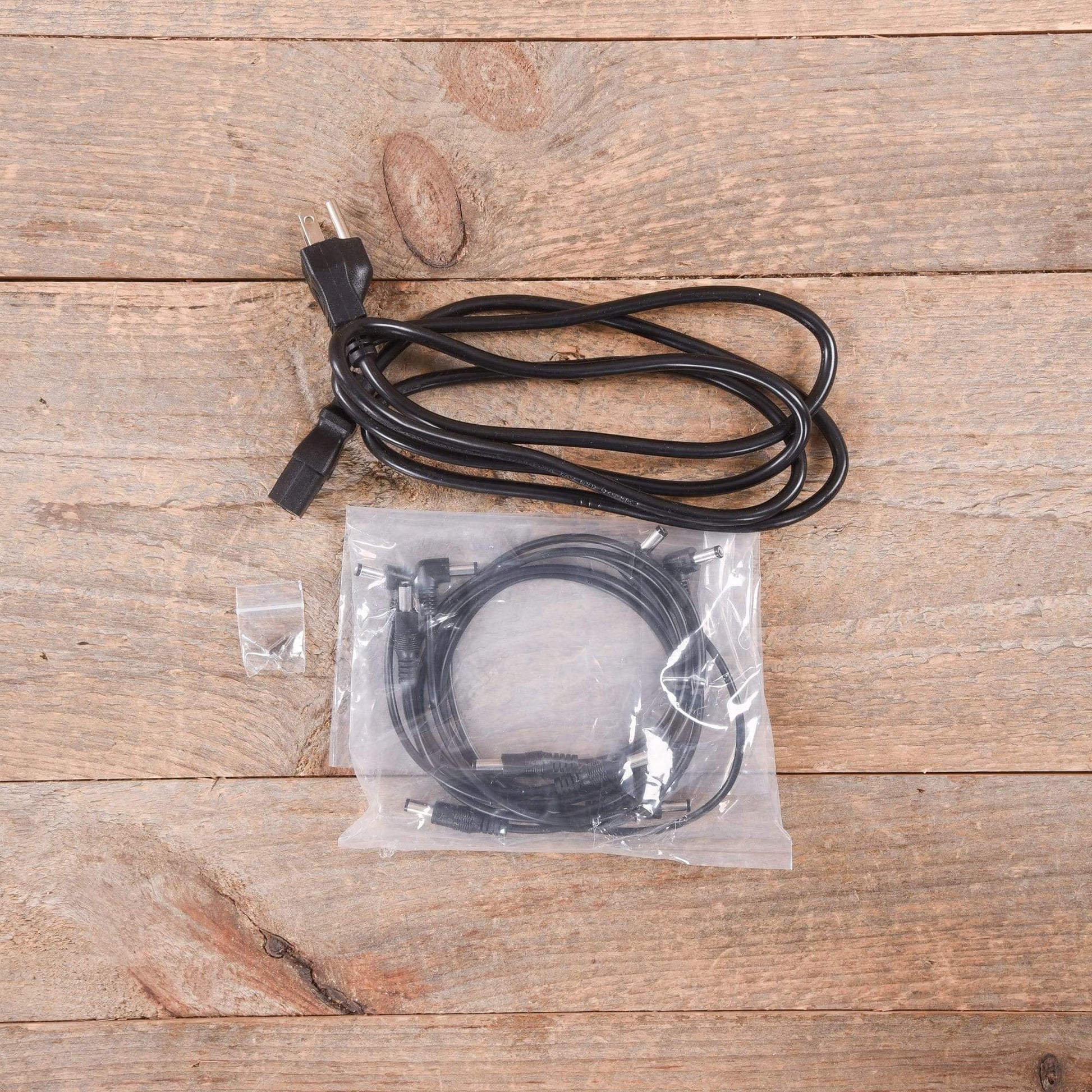 Strymon Zuma R300 Ultra Low Profile DC Power Supply Effects and Pedals / Pedalboards and Power Supplies