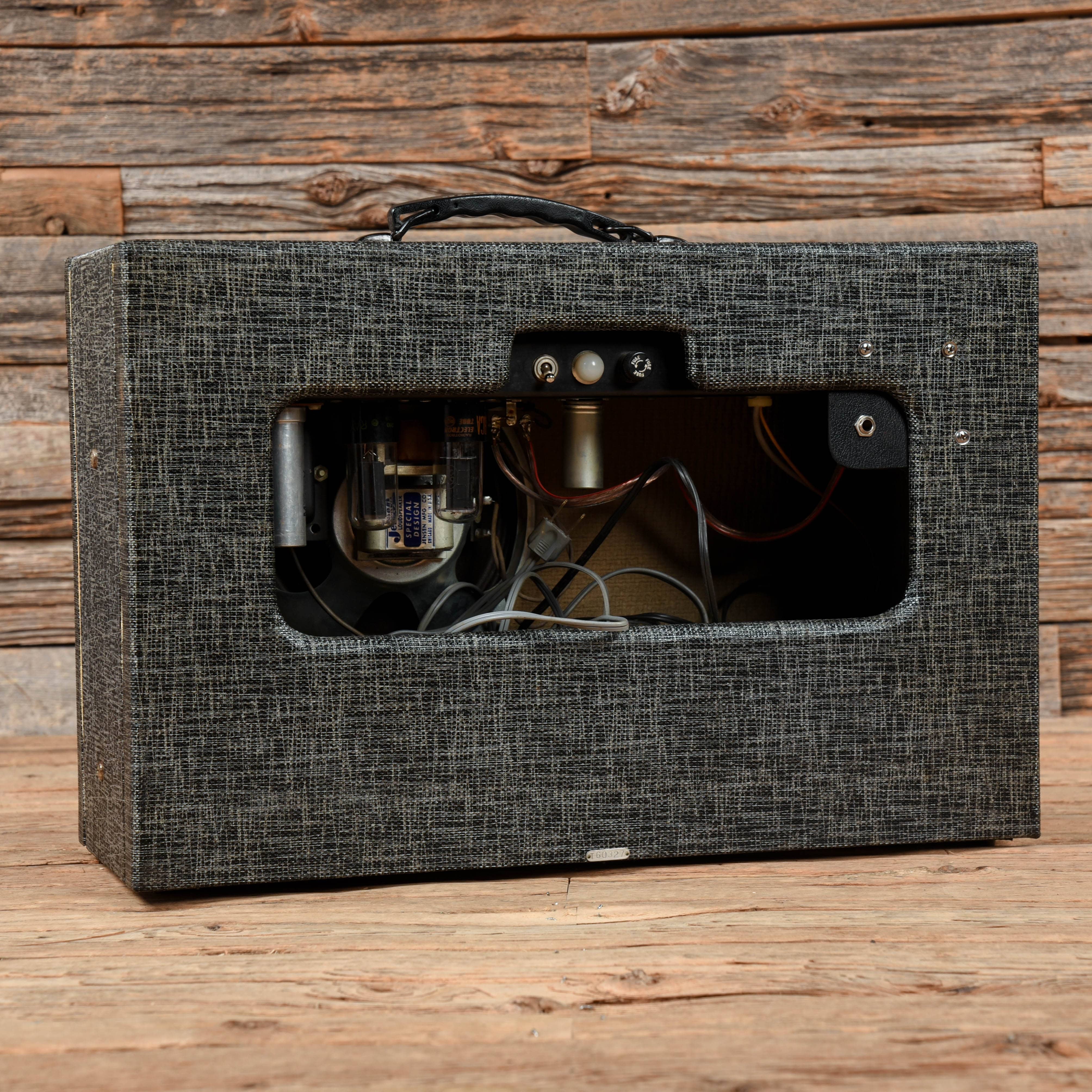 Supro Reverberation Amplifier  1960s Amps / Guitar Cabinets