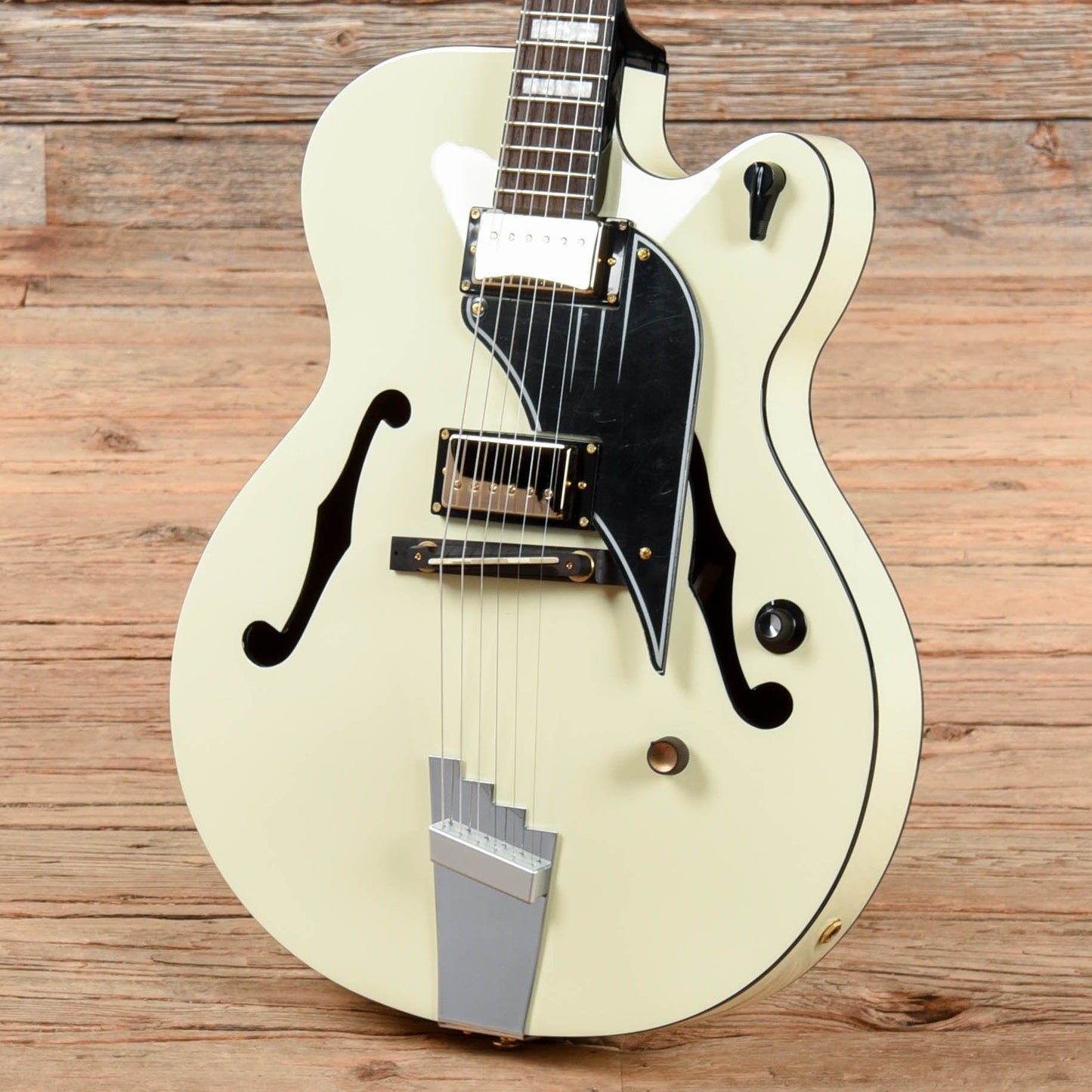 Supro Sierra Prototype White 2017 Electric Guitars / Hollow Body