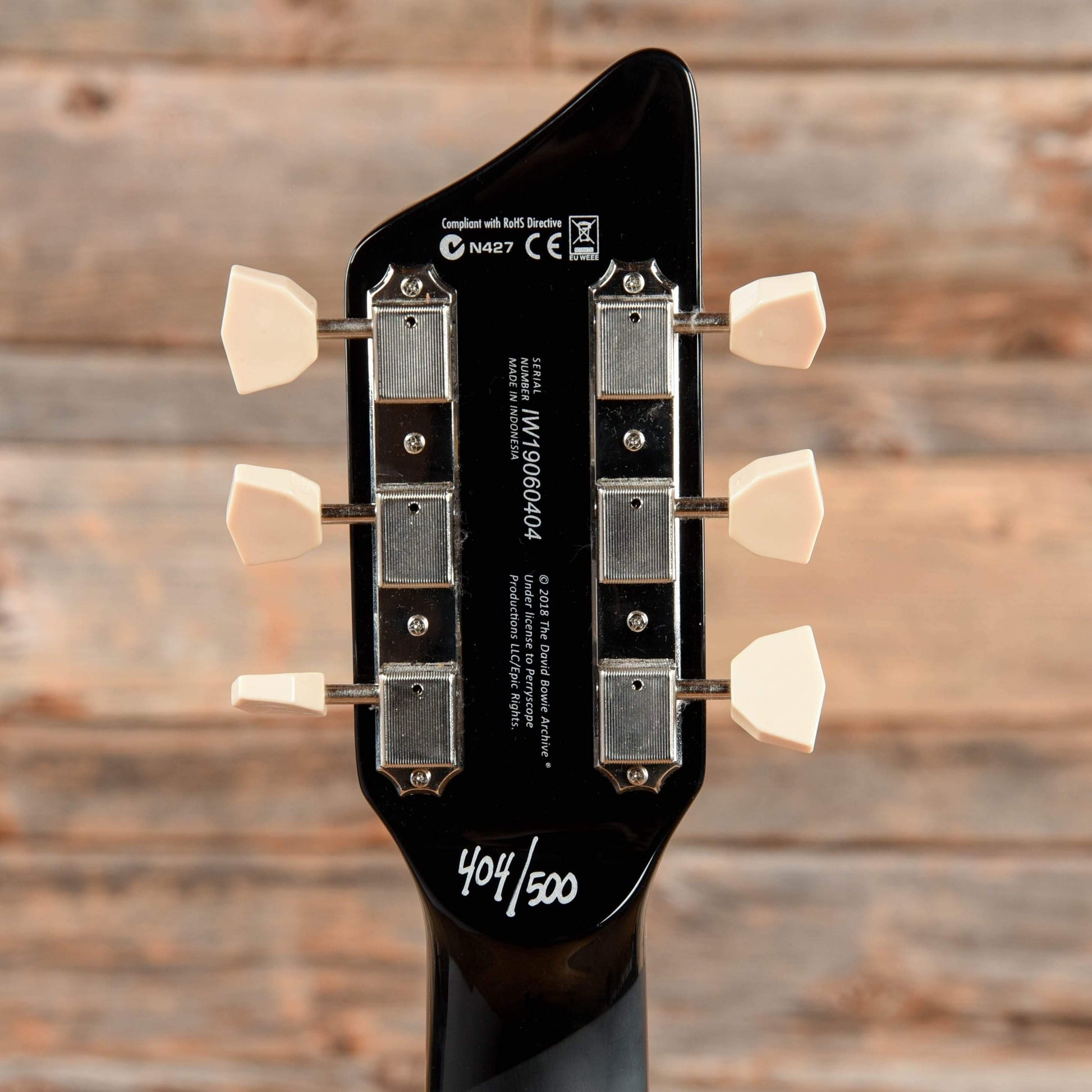 Supro 1224DBHT Limited Edition David Bowie 1961 Dual Tone Hardtail White Electric Guitars / Solid Body