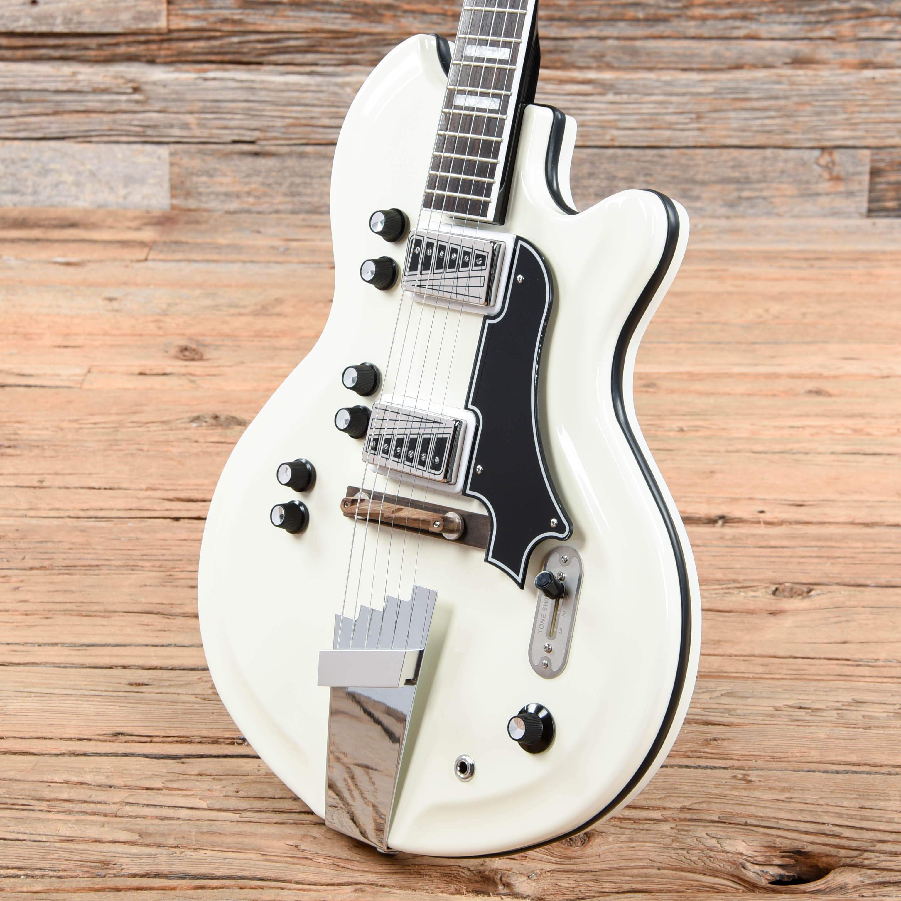 Supro Americana Series 1593EW Martinique Ermine White 2016 Electric Guitars / Solid Body