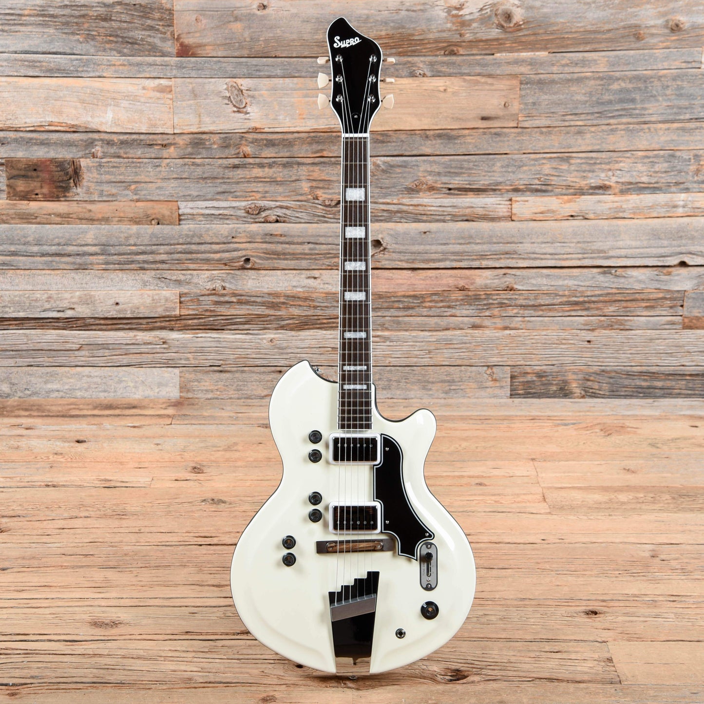 Supro Americana Series 1593EW Martinique Ermine White 2016 Electric Guitars / Solid Body