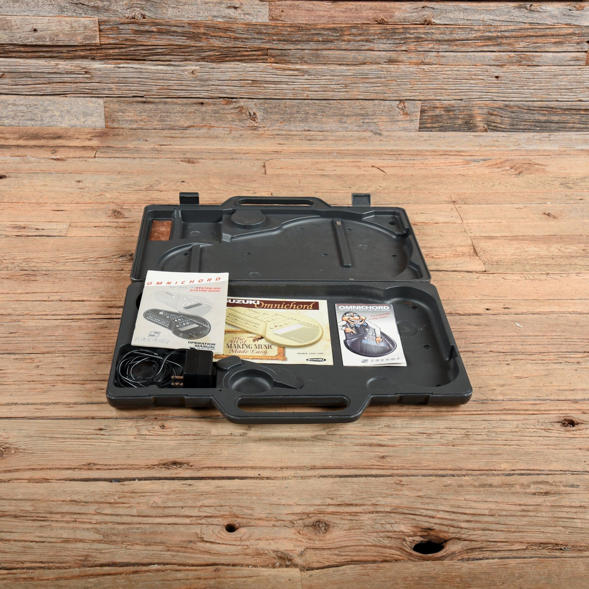 Suzuki Omnichord OM-100 Keyboards and Synths / Synths / Analog Synths