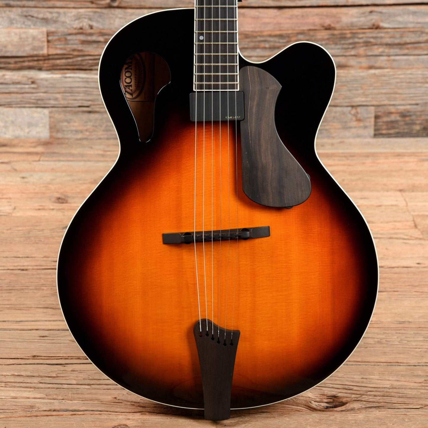 Tacoma AJF28C Sunburst Acoustic Guitars / Jumbo