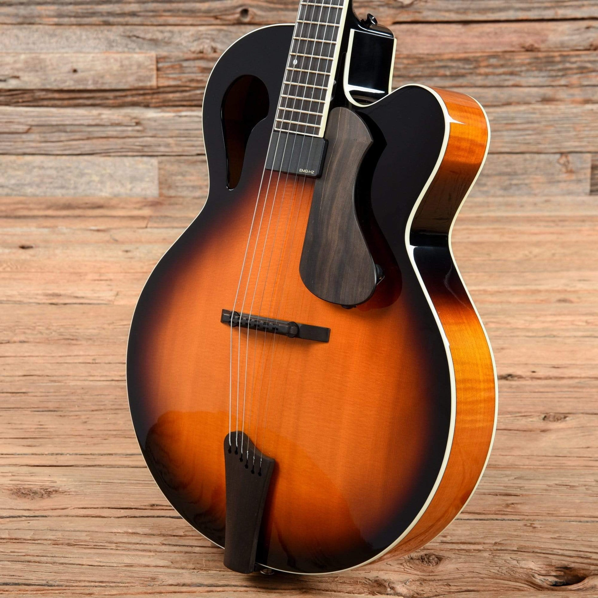 Tacoma AJF28C Sunburst Acoustic Guitars / Jumbo