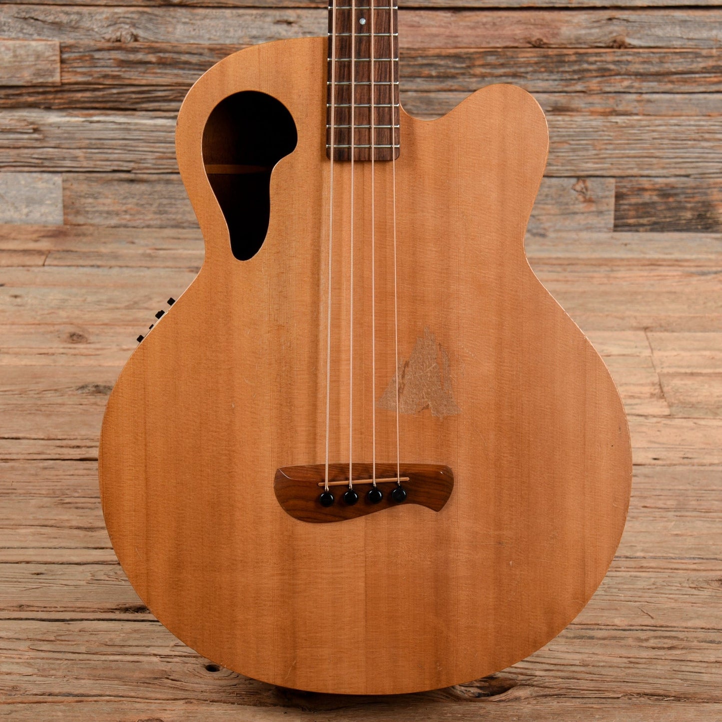 Tacoma Thunderchief CB10C Natural Bass Guitars / 4-String