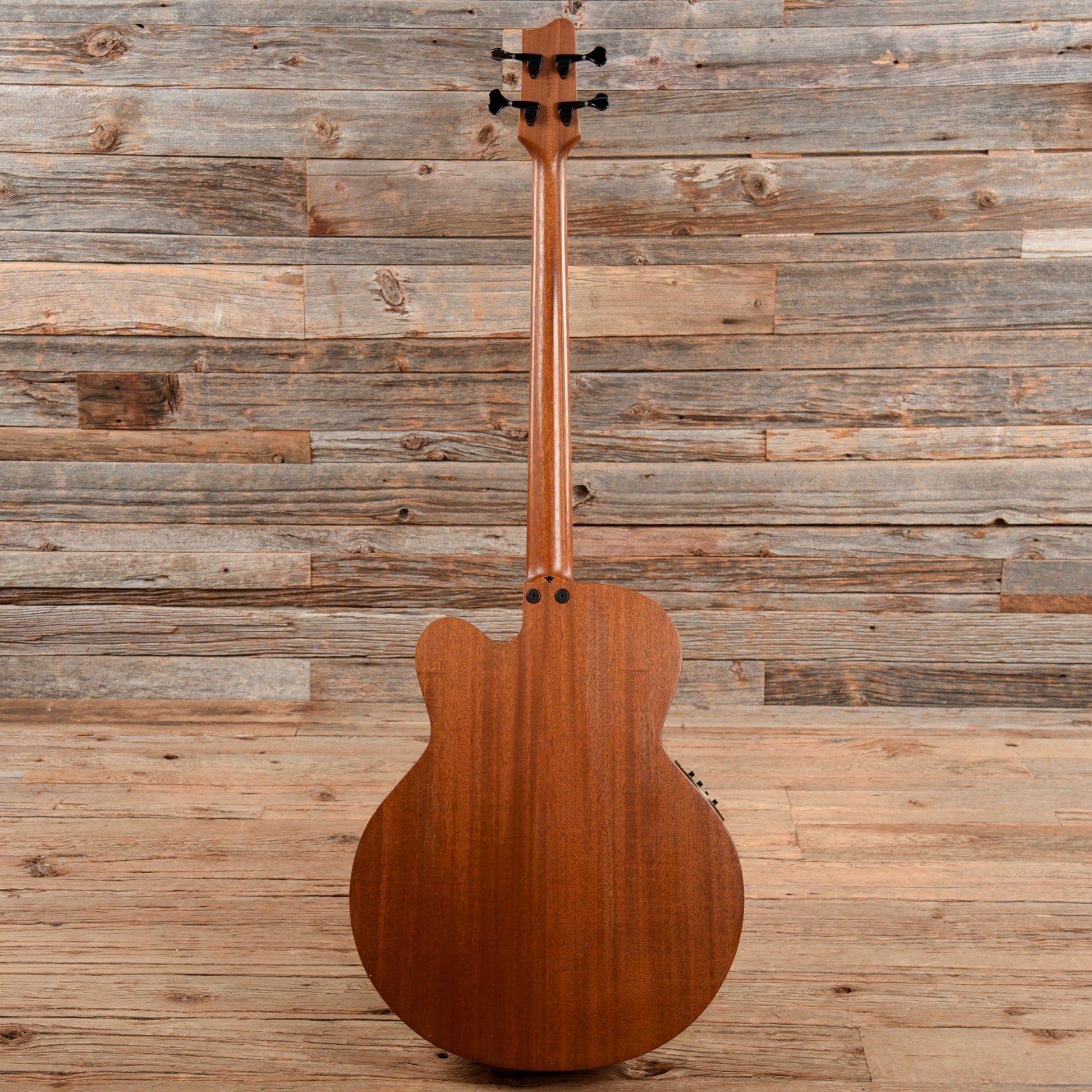 Tacoma Thunderchief CB10C Natural Bass Guitars / 4-String