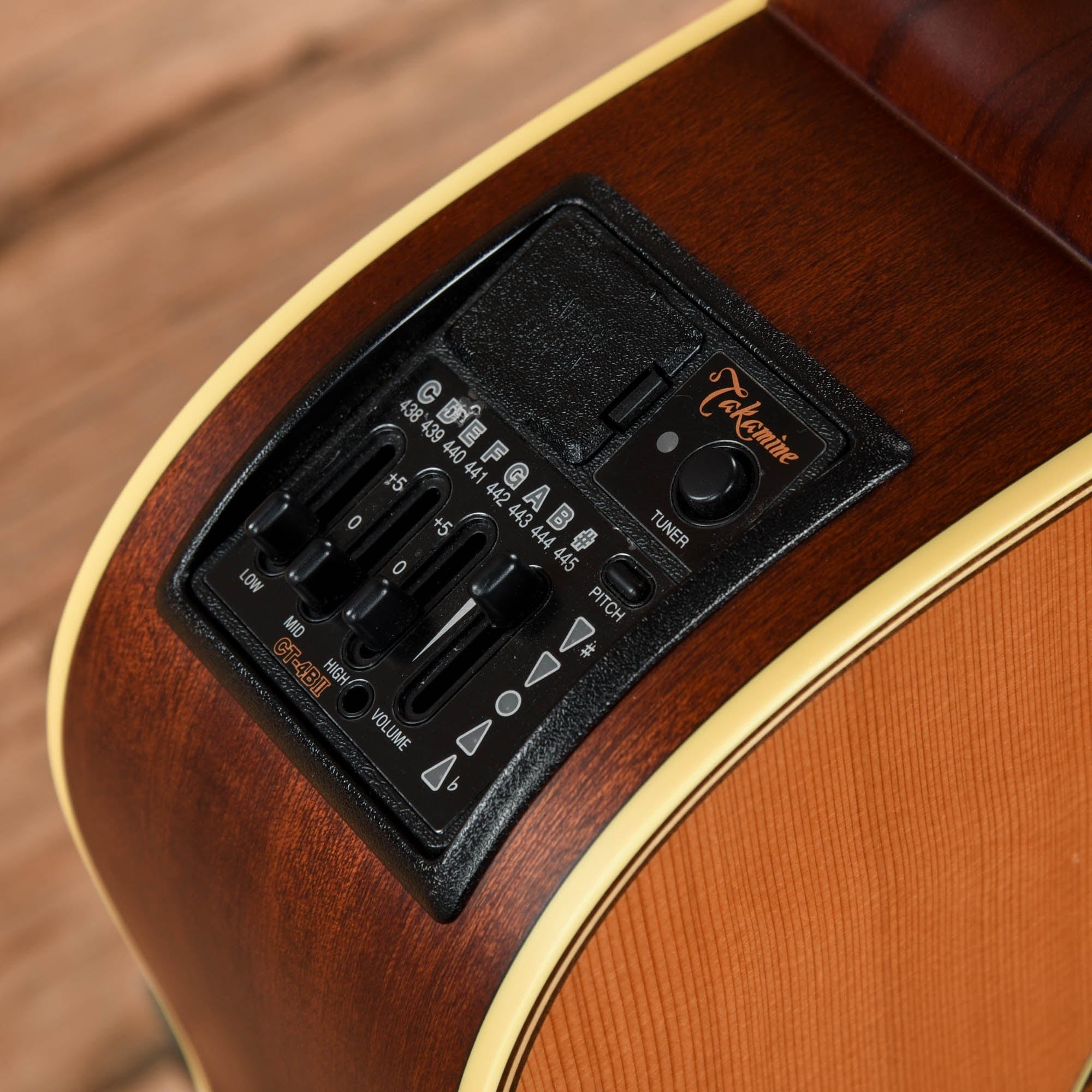 Takamine ETN10C Natural – Chicago Music Exchange