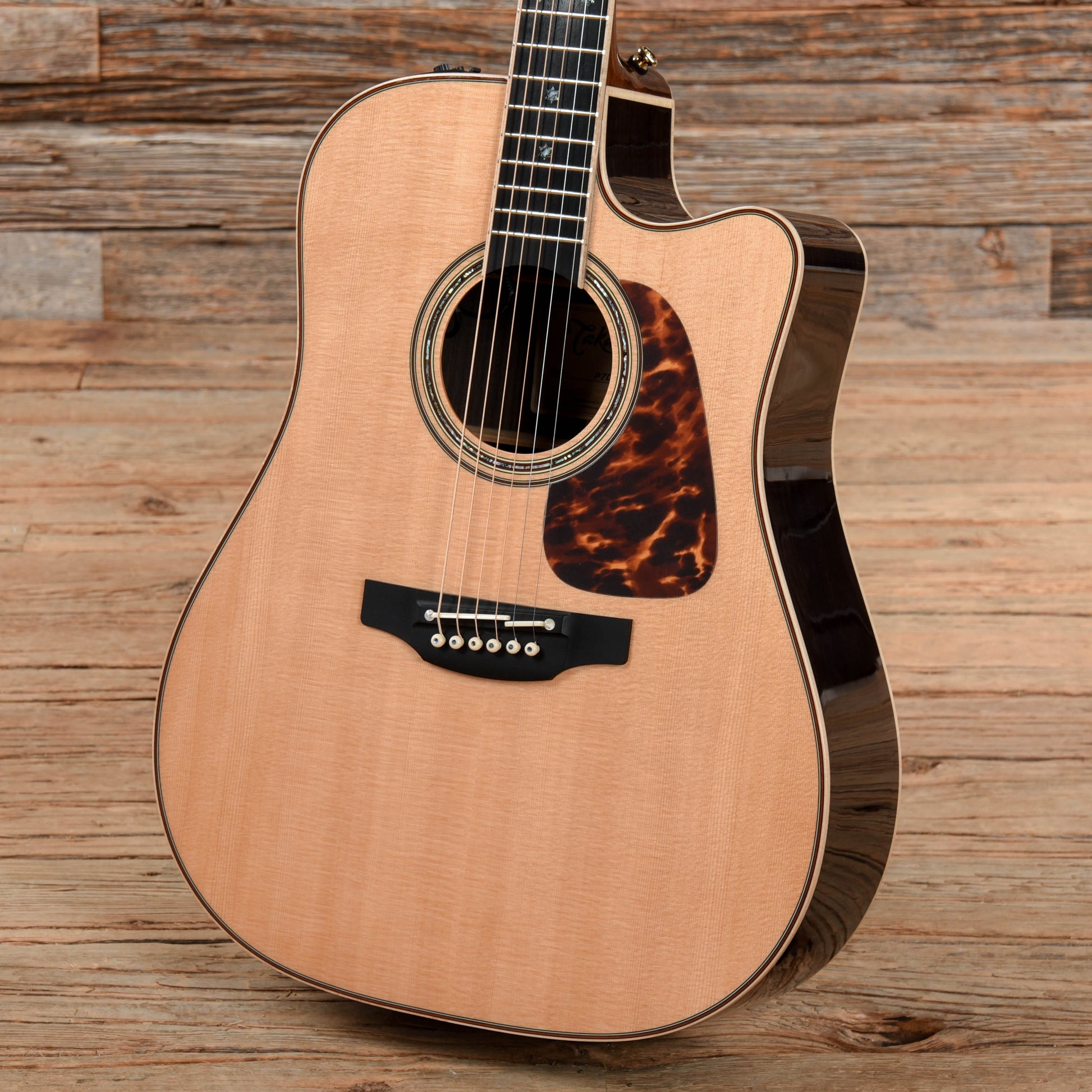 Takamine P7DC Natural Acoustic Guitars / Dreadnought