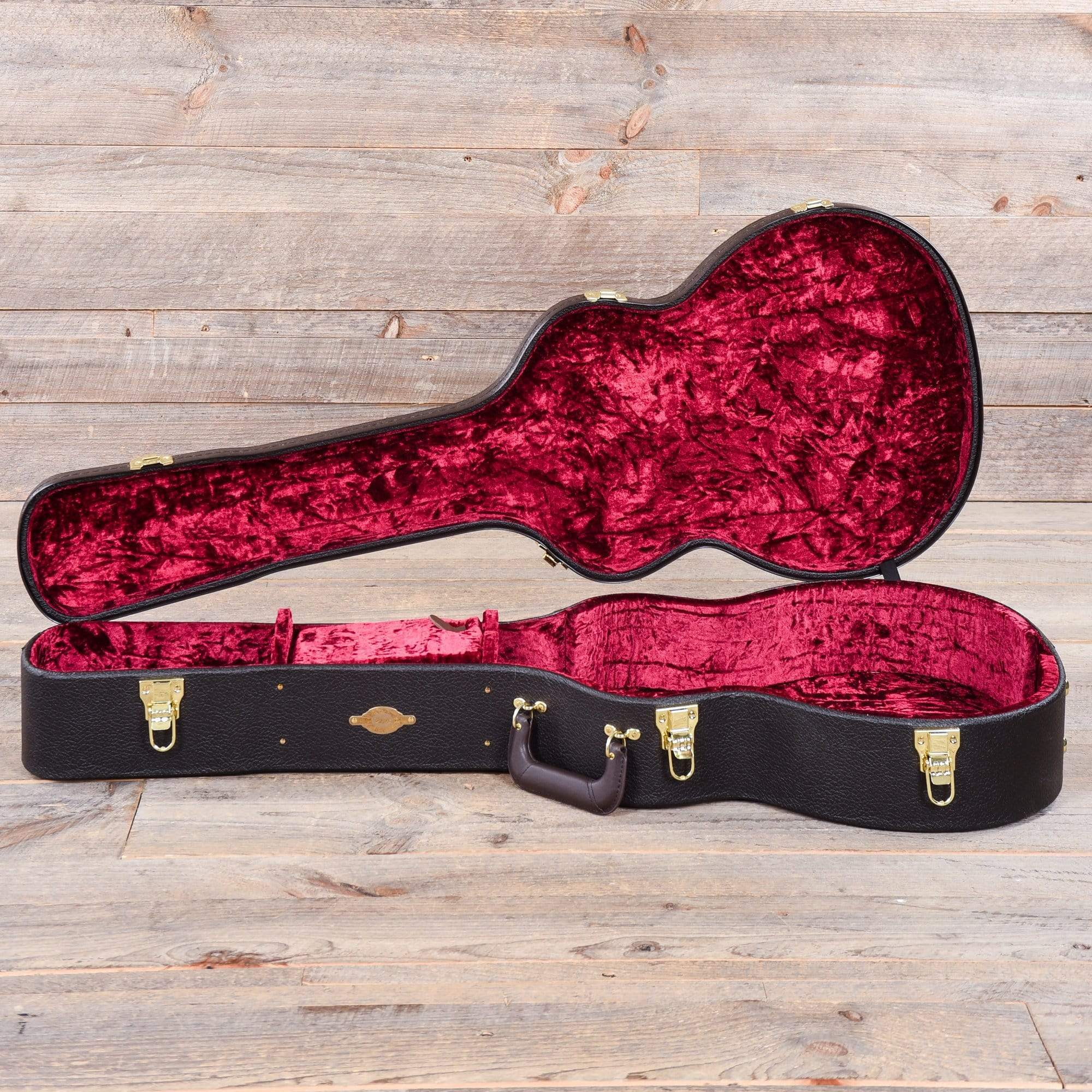 Taylor Hardshell Case for Grand Auditorium Acoustic Brown Accessories / Cases and Gig Bags / Guitar Cases