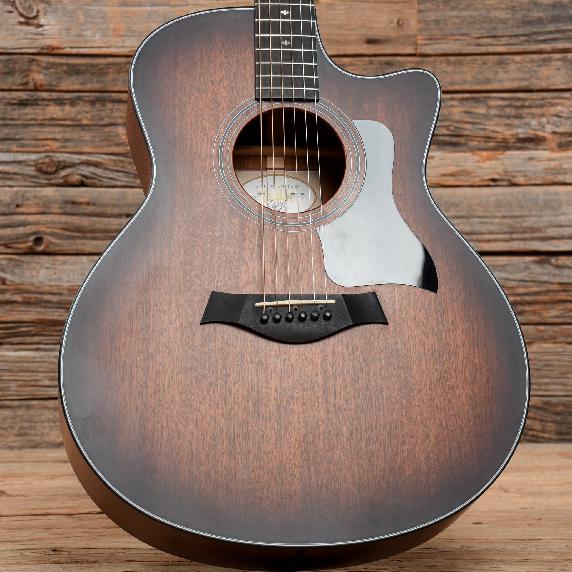 Taylor 326ce Shaded Edgeburst 2017 Acoustic Guitars / Built-in Electronics