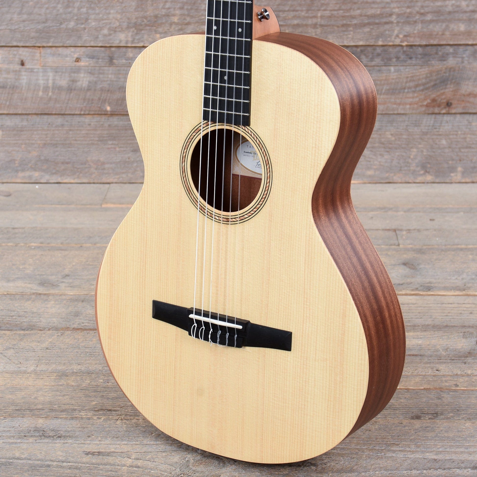 Taylor Academy 12e-N Lutz Spruce/Layered Sapele Grand Concert Nylon String w/ES-N Acoustic Guitars / Built-in Electronics