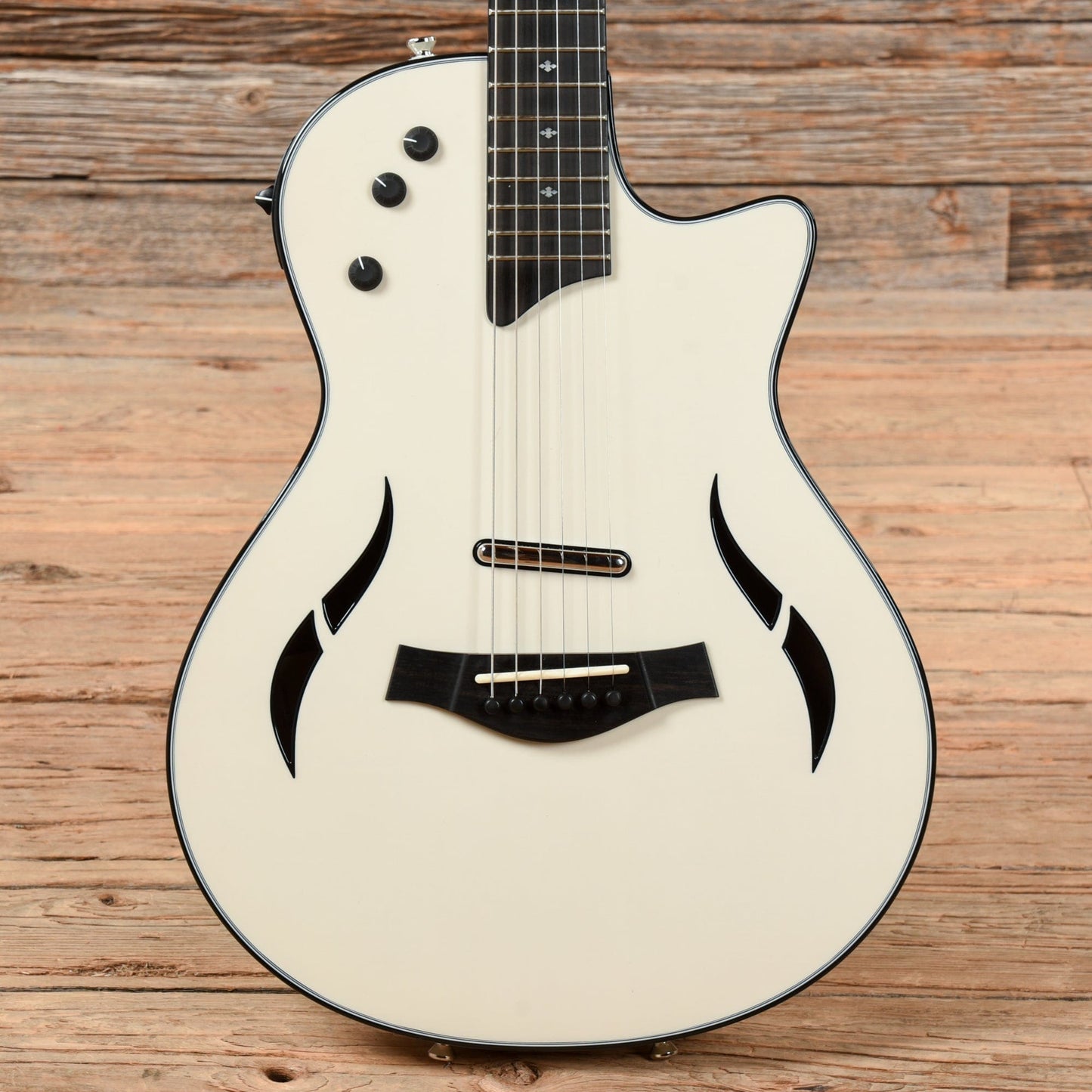 Taylor T5z Standard White 2022 Acoustic Guitars / Built-in Electronics