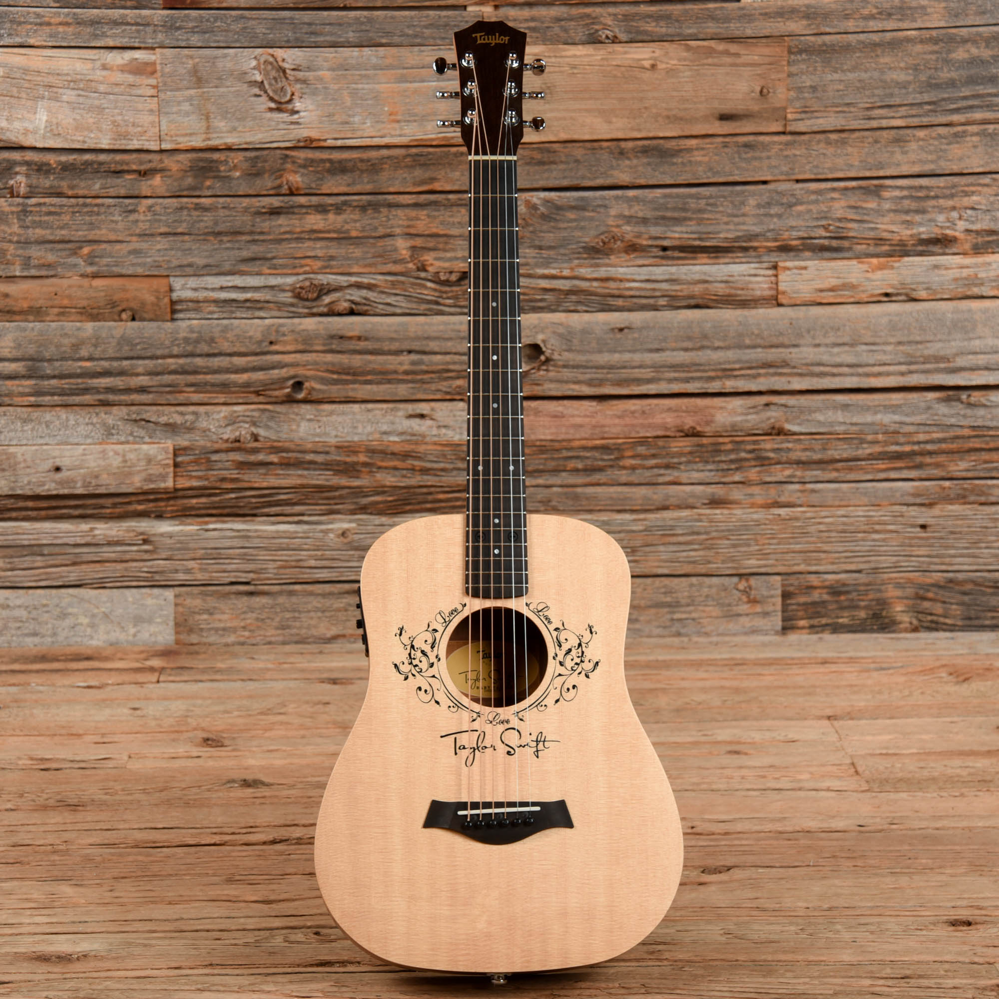 Taylor TSBTe Taylor Swift Signature Baby Taylor Natural 2018 Acoustic Guitars / Built-in Electronics