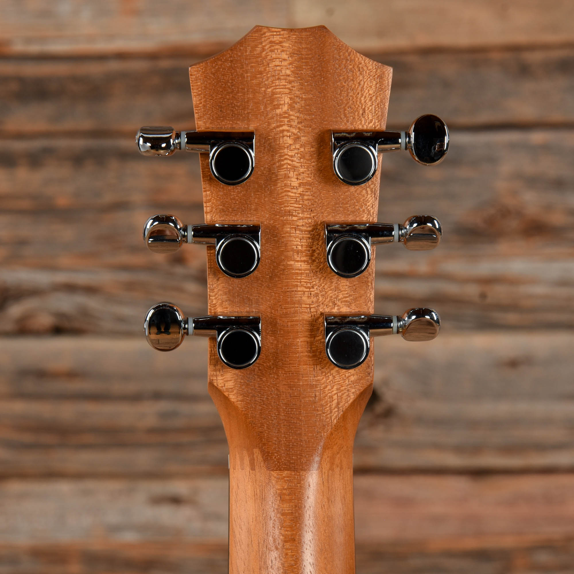 Taylor TSBTe Taylor Swift Signature Baby Taylor Natural 2018 Acoustic Guitars / Built-in Electronics