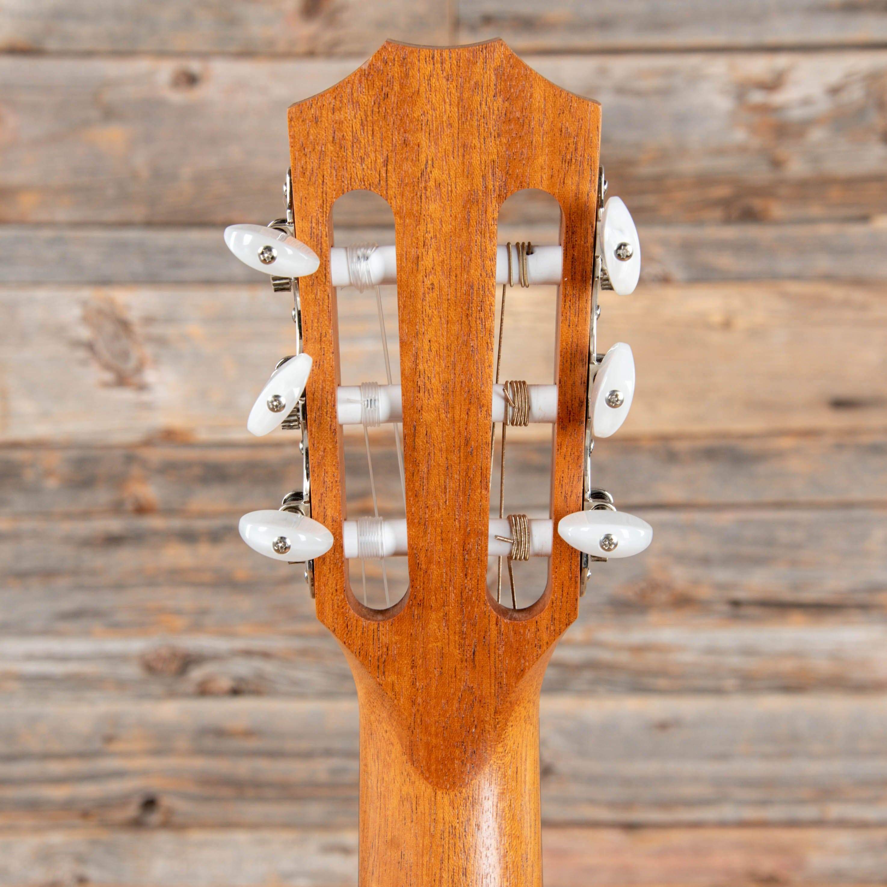 Taylor 214e-N Natural 2014 Acoustic Guitars / Classical