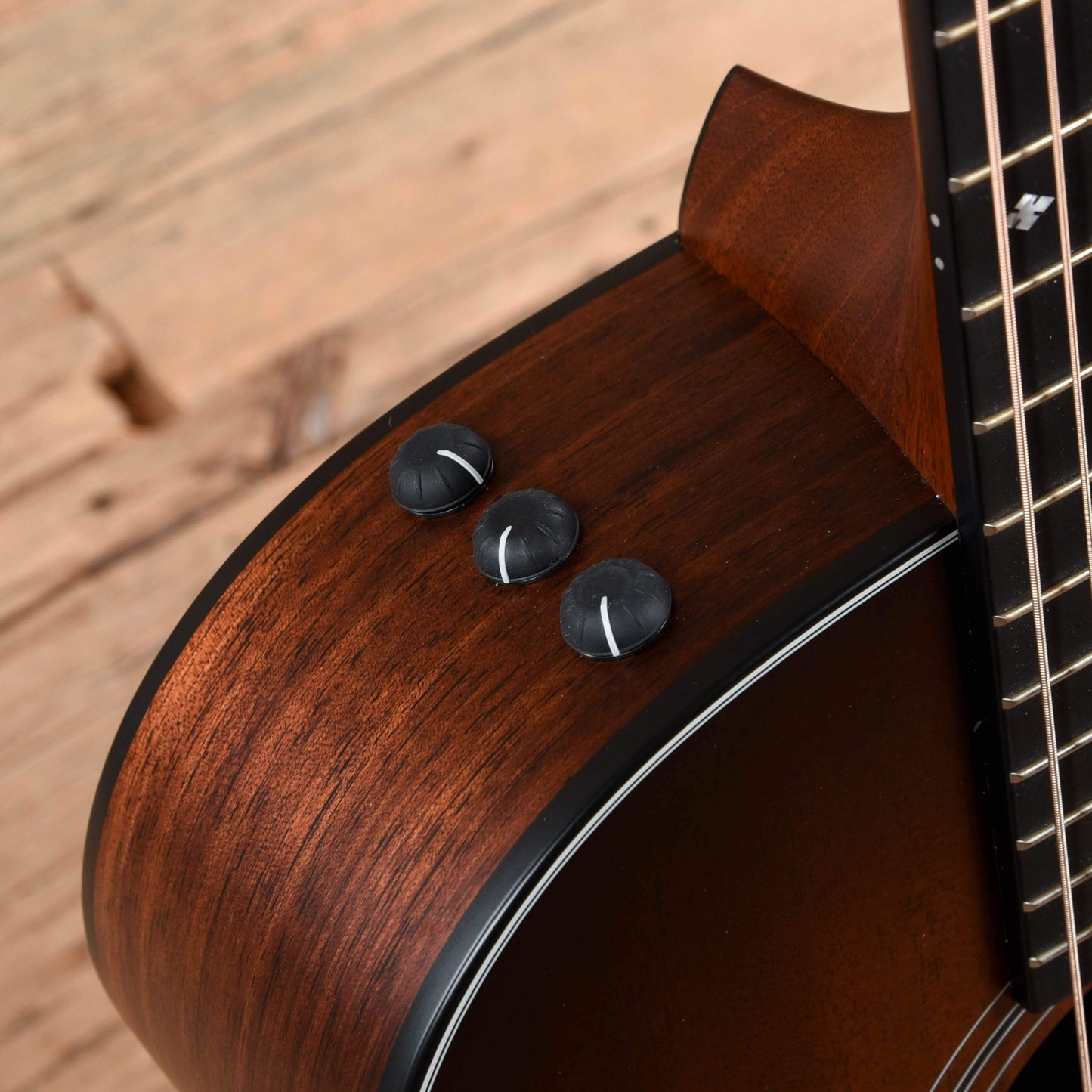 Taylor 322ce Shaded Edgeburst 2017 Acoustic Guitars / Concert