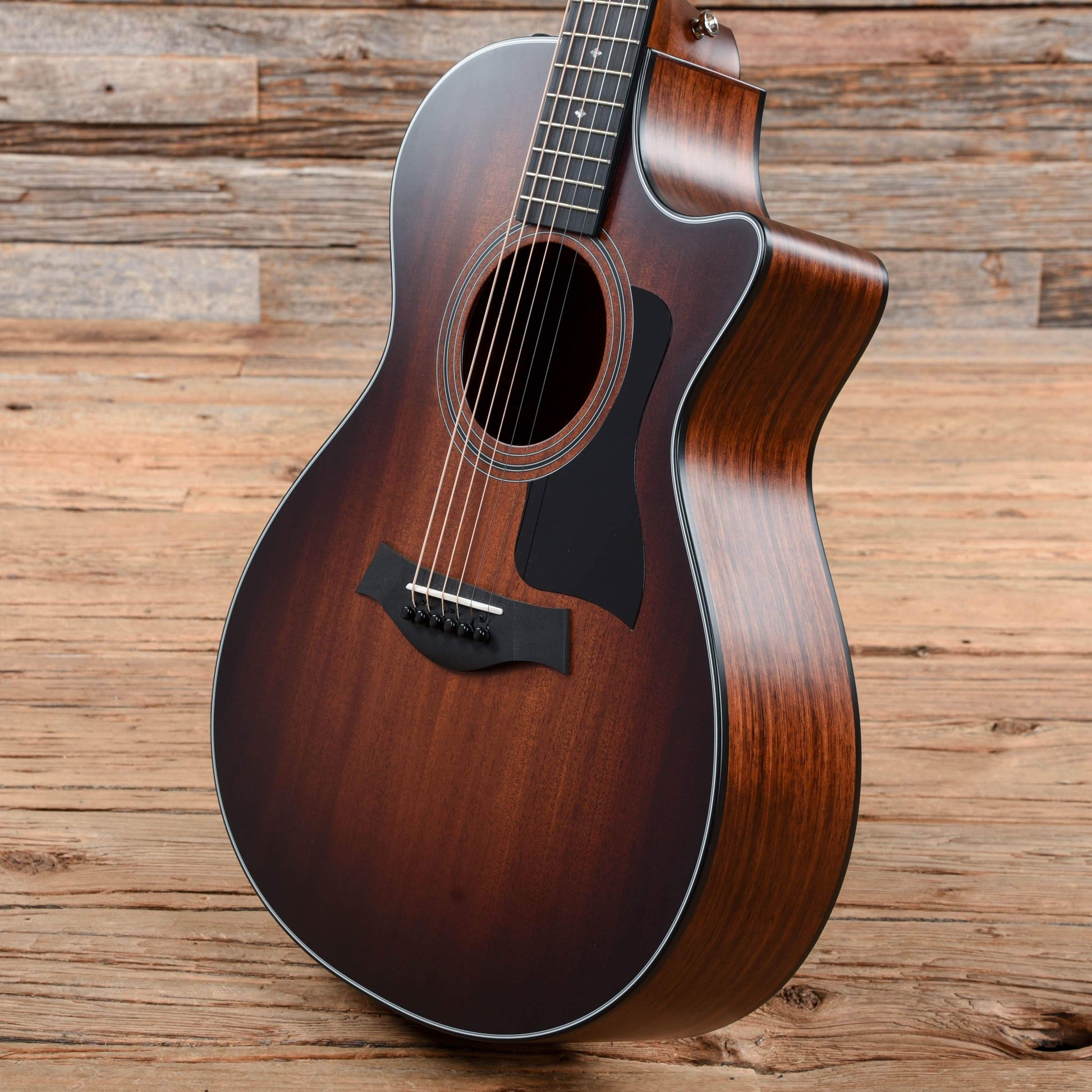 Taylor 322ce Shaded Edgeburst 2017 Acoustic Guitars / Concert