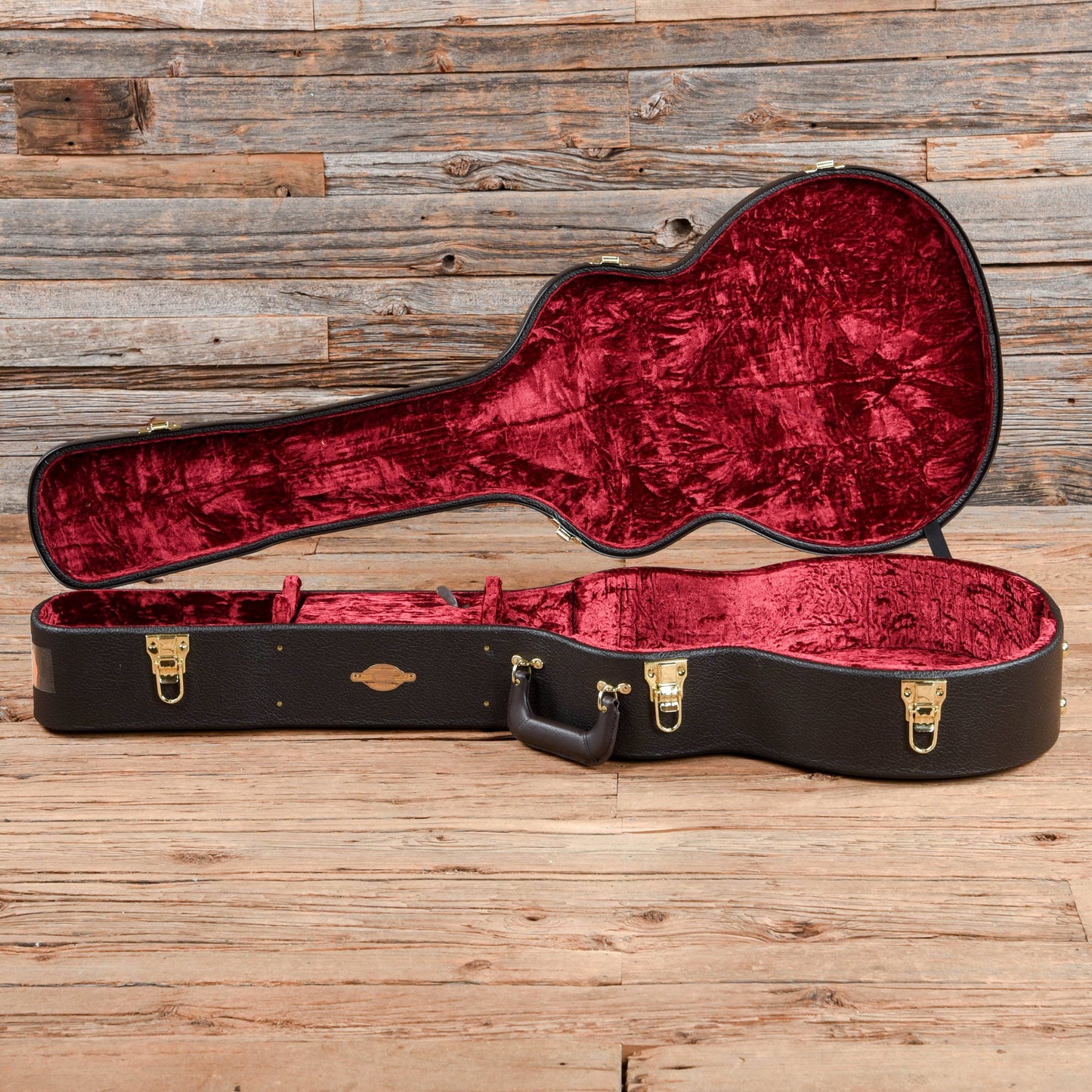 Taylor 324ce w/V-Class Bracing w/OHSC Shaded Edgeburst 2019 Acoustic Guitars / Concert