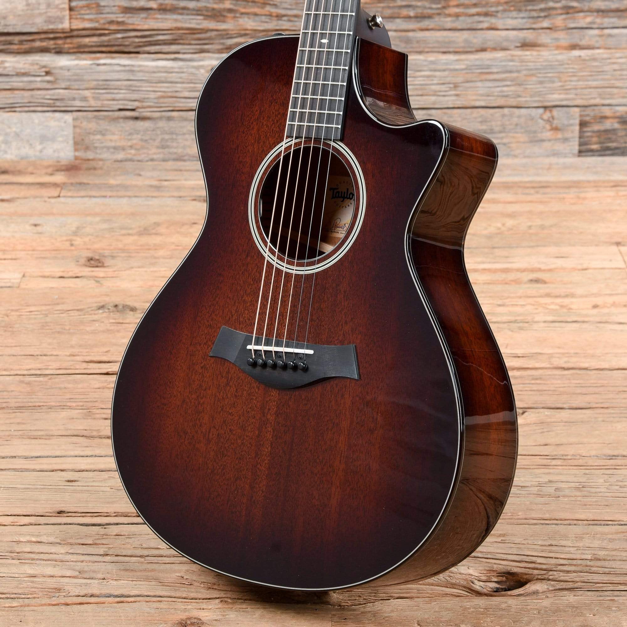 Taylor 522ce Grand Concert Tropical Mahogany Shaded Edgeburst ES2 w/V-Class Bracing Acoustic Guitars / Concert