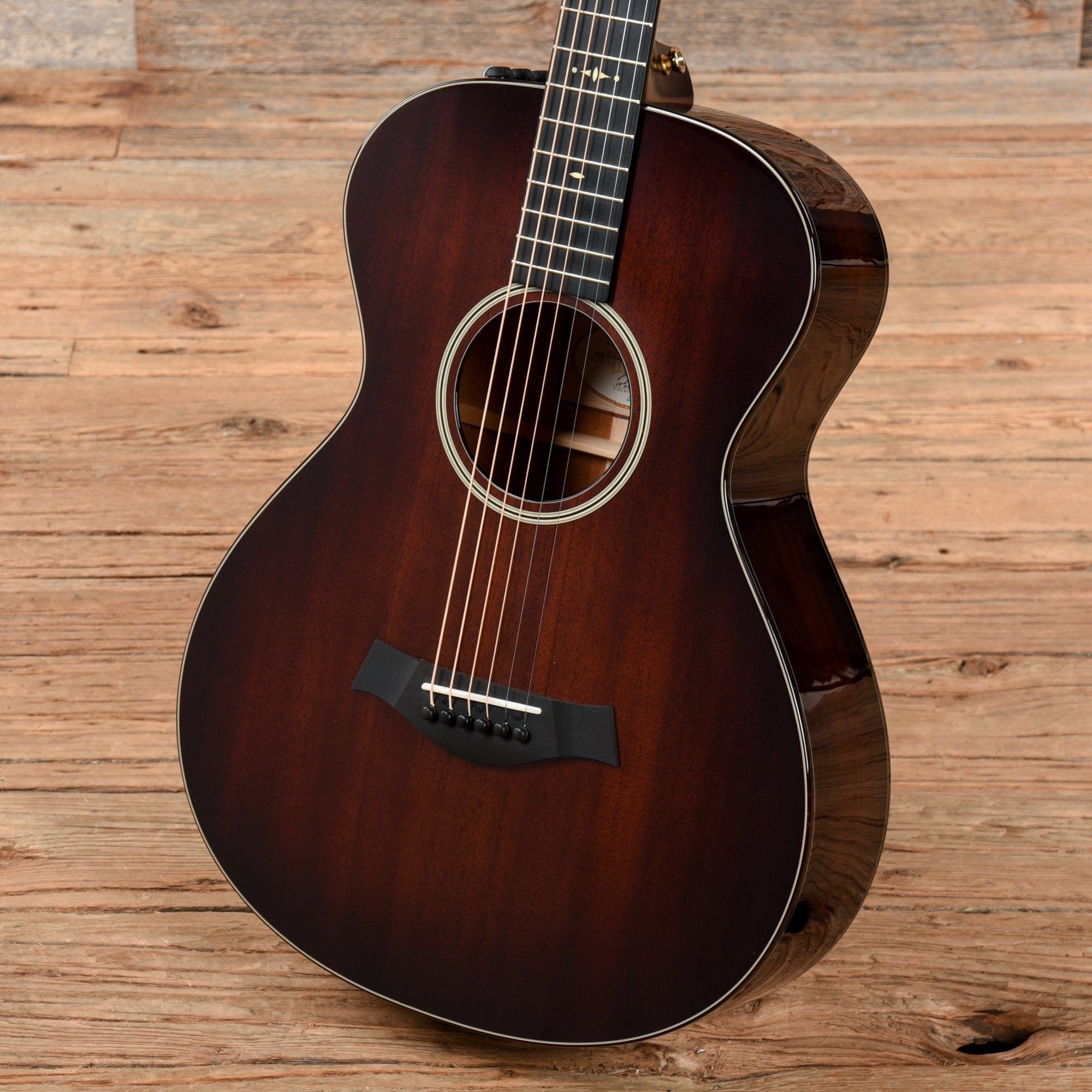 Taylor 522e 12 Fret Sunburst 2017 Acoustic Guitars / Concert