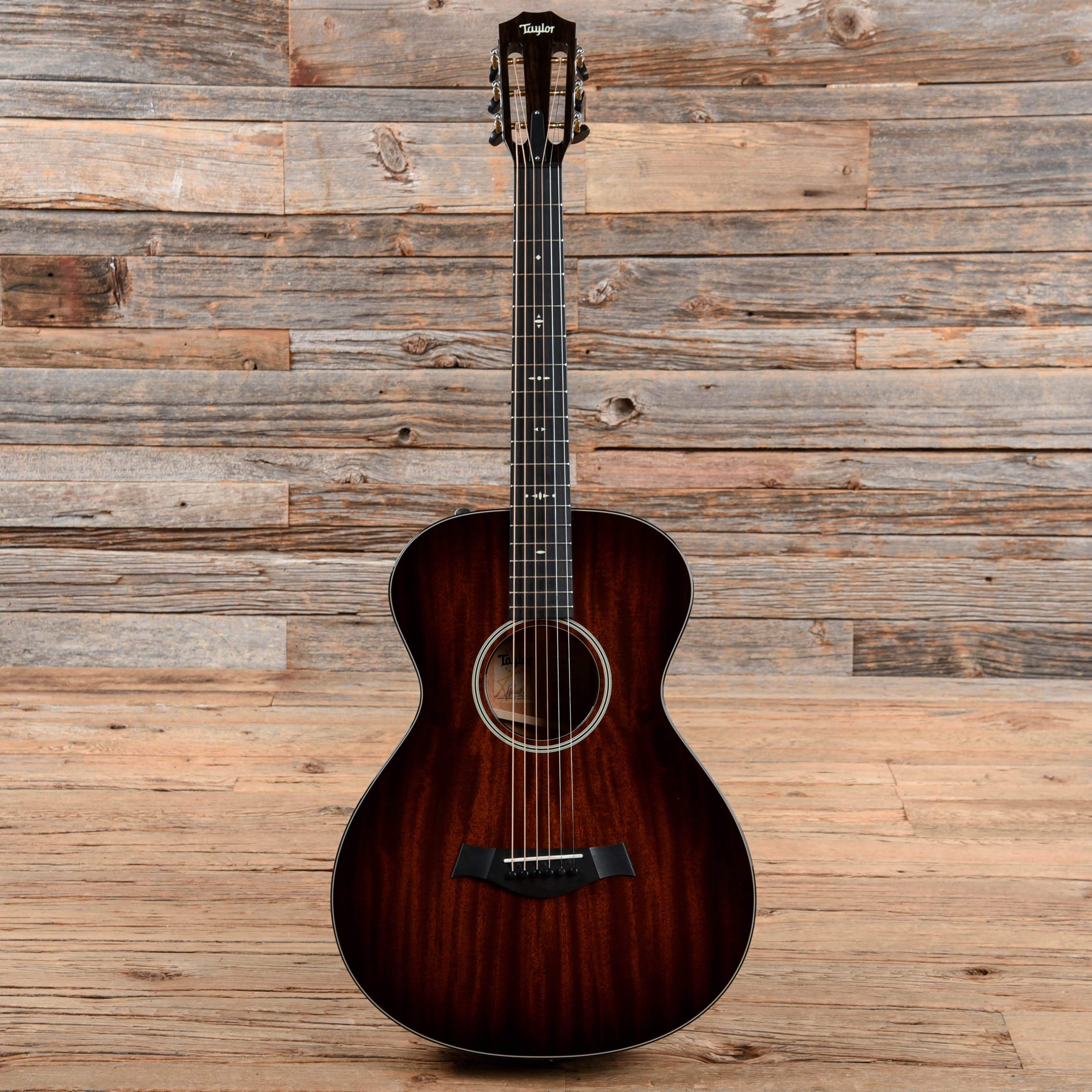Taylor 522e 12-Fret with V-Class Bracing Shaded Edge Burst 2019 Acoustic Guitars / Concert
