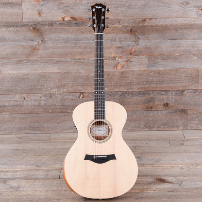 Taylor Academy 12e Grand Concert Sitka Spruce/Sapele Maple Neck Acoustic Guitars / Concert