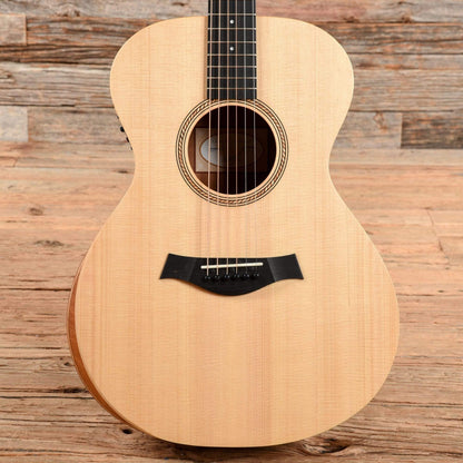 Taylor Academy 12e Grand Concert Sitka Spruce/Sapele Maple Neck Acoustic Guitars / Concert