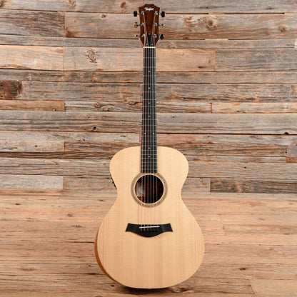 Taylor Academy 12e Grand Concert Sitka Spruce/Sapele Maple Neck Acoustic Guitars / Concert