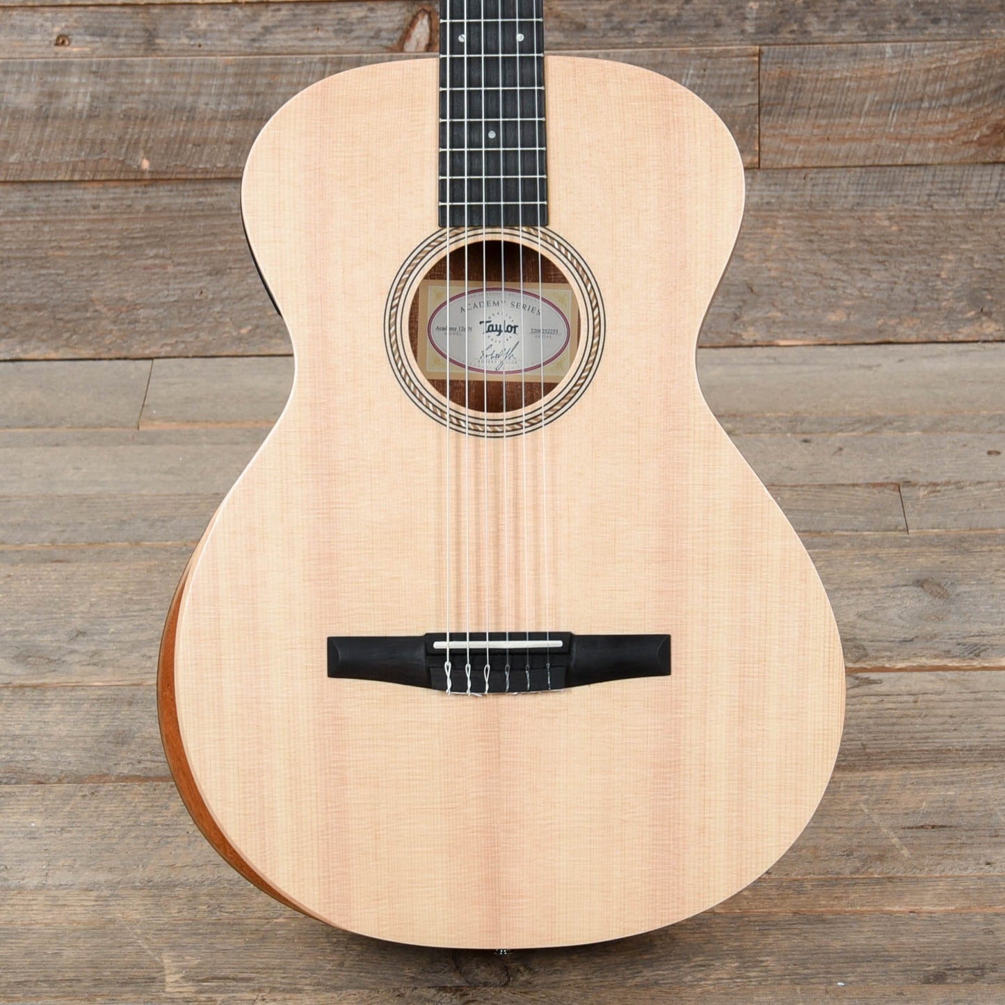 Taylor Academy 12e-N Grand Concert Lutz Spruce/Sapele Natural w/ES-B Acoustic Guitars / Concert