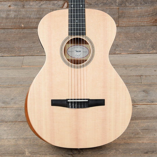 Taylor Academy 12e-N Grand Concert Lutz Spruce/Sapele Natural w/ES-B Acoustic Guitars / Concert