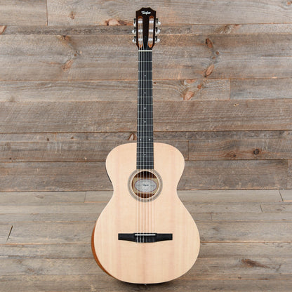 Taylor Academy 12e-N Grand Concert Lutz Spruce/Sapele Natural w/ES-B Acoustic Guitars / Concert