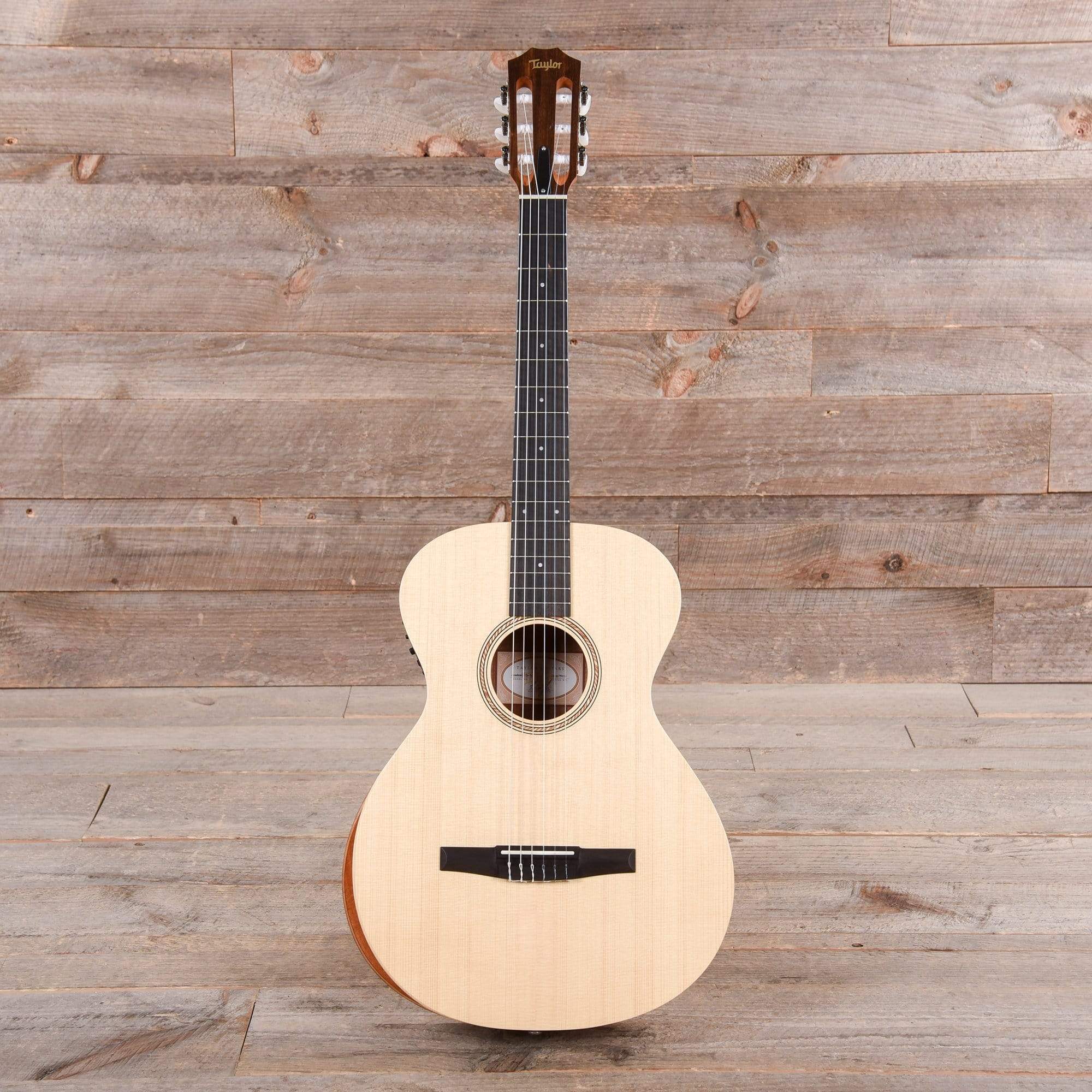 Taylor Academy 12e-N Lutz Spruce/Layered Sapele Grand Concert Nylon String w/ES-B Acoustic Guitars / Concert