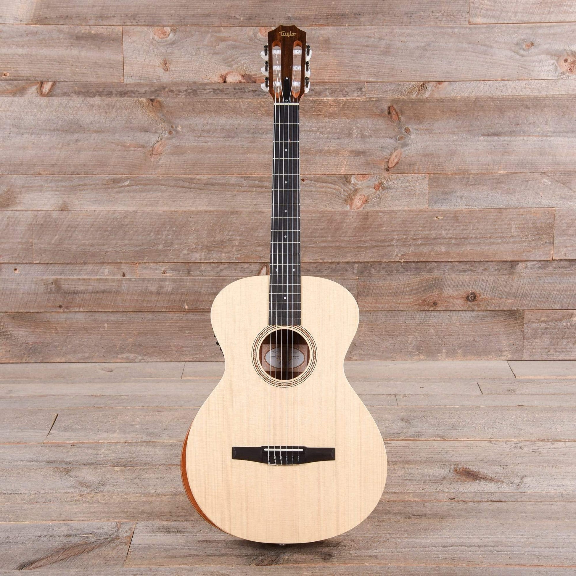Taylor Academy 12e-N Lutz Spruce/Layered Sapele Grand Concert Nylon String w/ES-B Acoustic Guitars / Concert