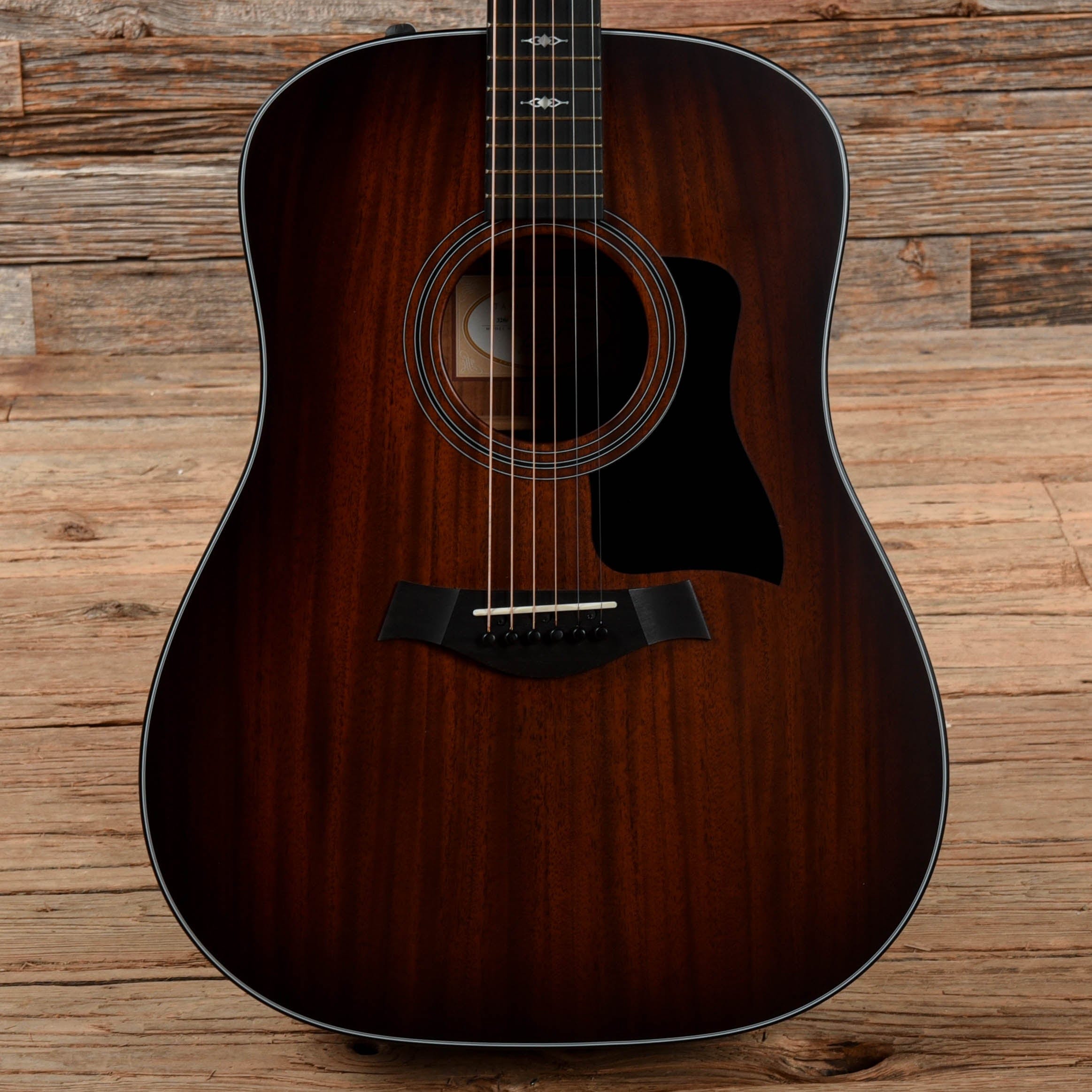Taylor 320e Natural Acoustic Guitars / Dreadnought