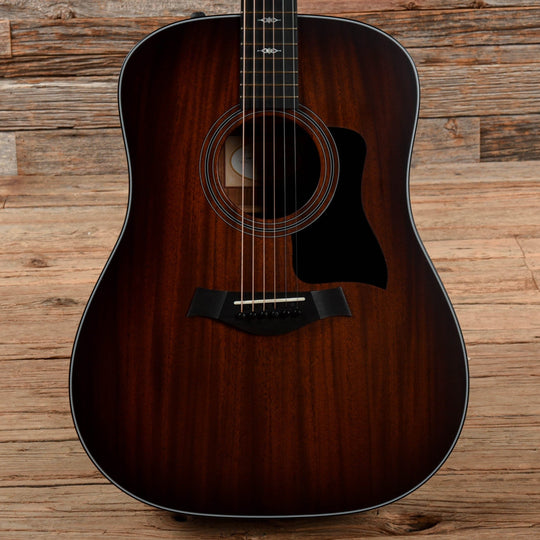 Taylor 320e Natural Acoustic Guitars / Dreadnought