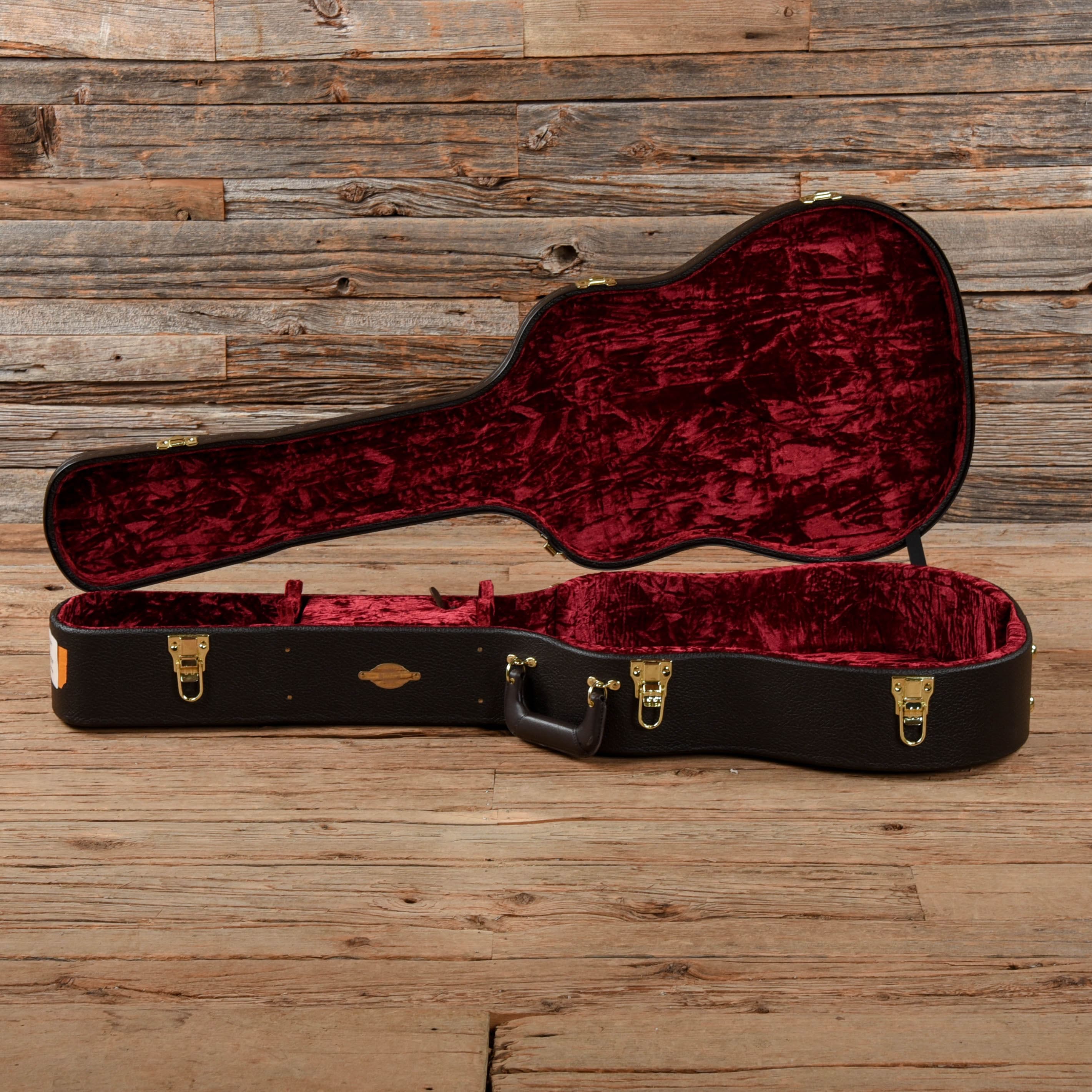 Taylor 320e Natural Acoustic Guitars / Dreadnought