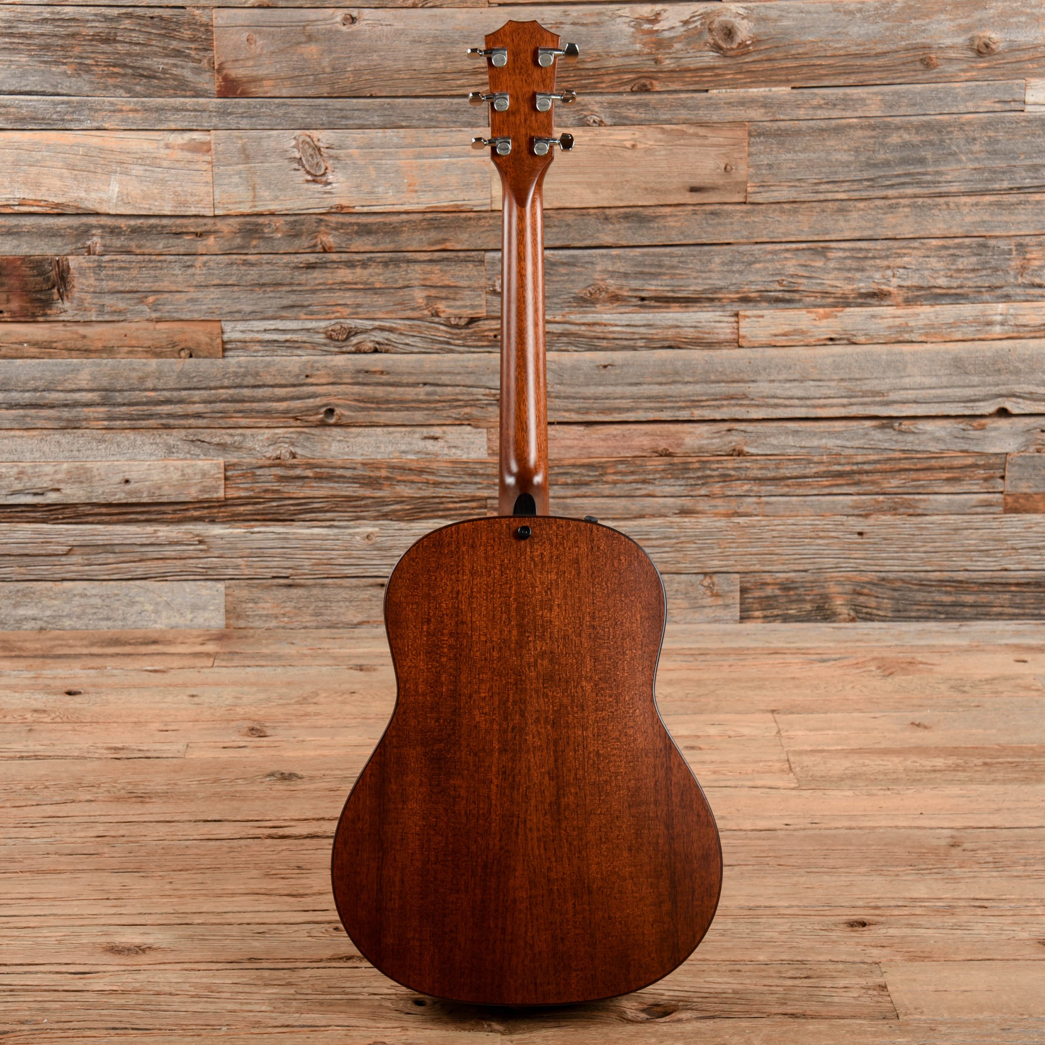 Taylor 517e Builder's Edition Torrefied Sitka/Tropical Mahogany Grand Pacific Natural ES2 Acoustic Guitars / Dreadnought