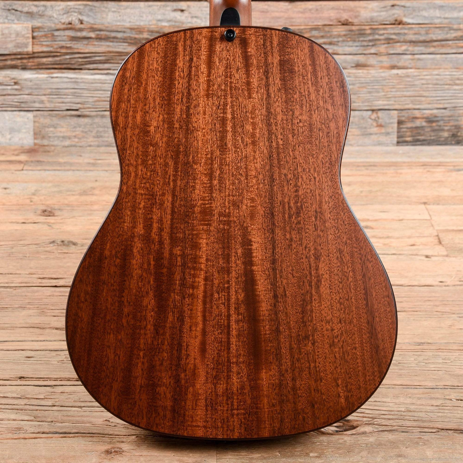 Taylor 517e Builder's Edition Torrefied Sitka/Tropical Mahogany Grand Pacific Wild Honey Burst ES2 Acoustic Guitars / Dreadnought