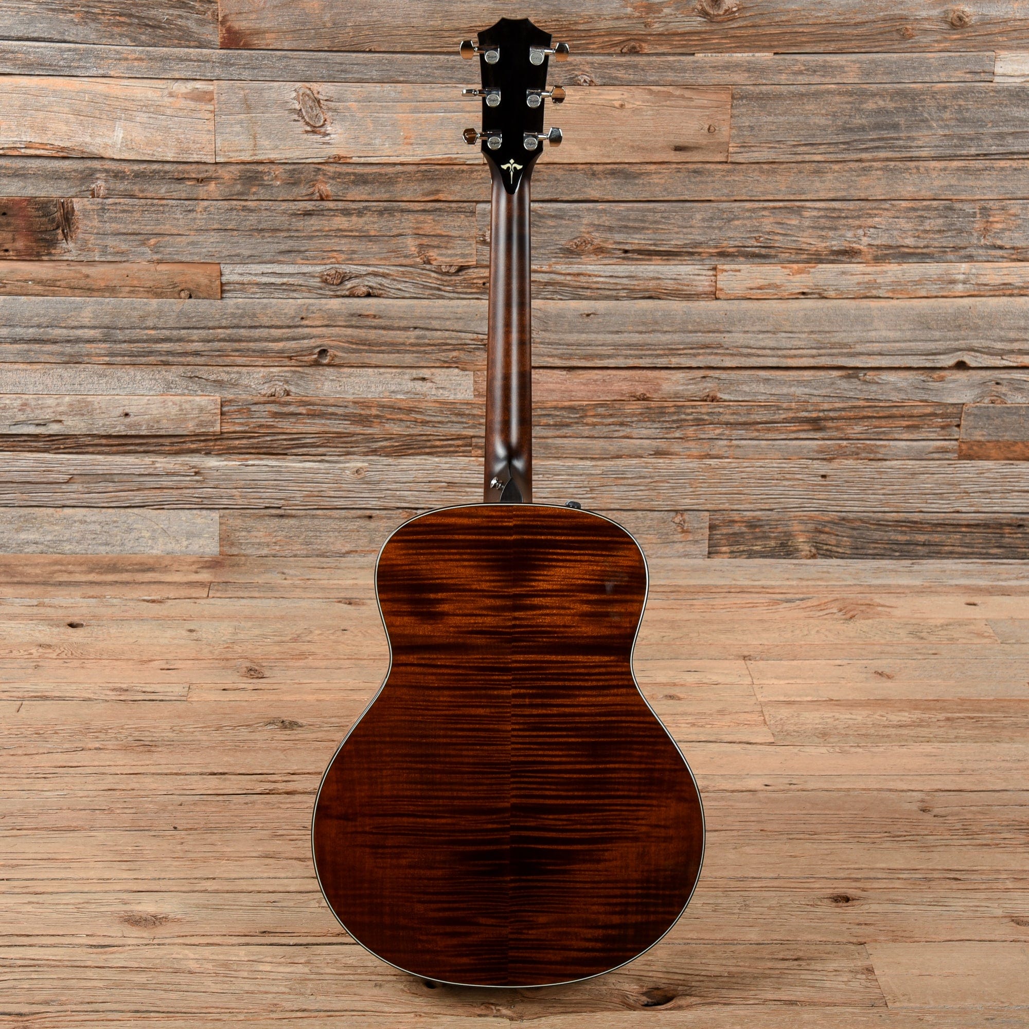 Taylor 618e Natural Acoustic Guitars / Jumbo