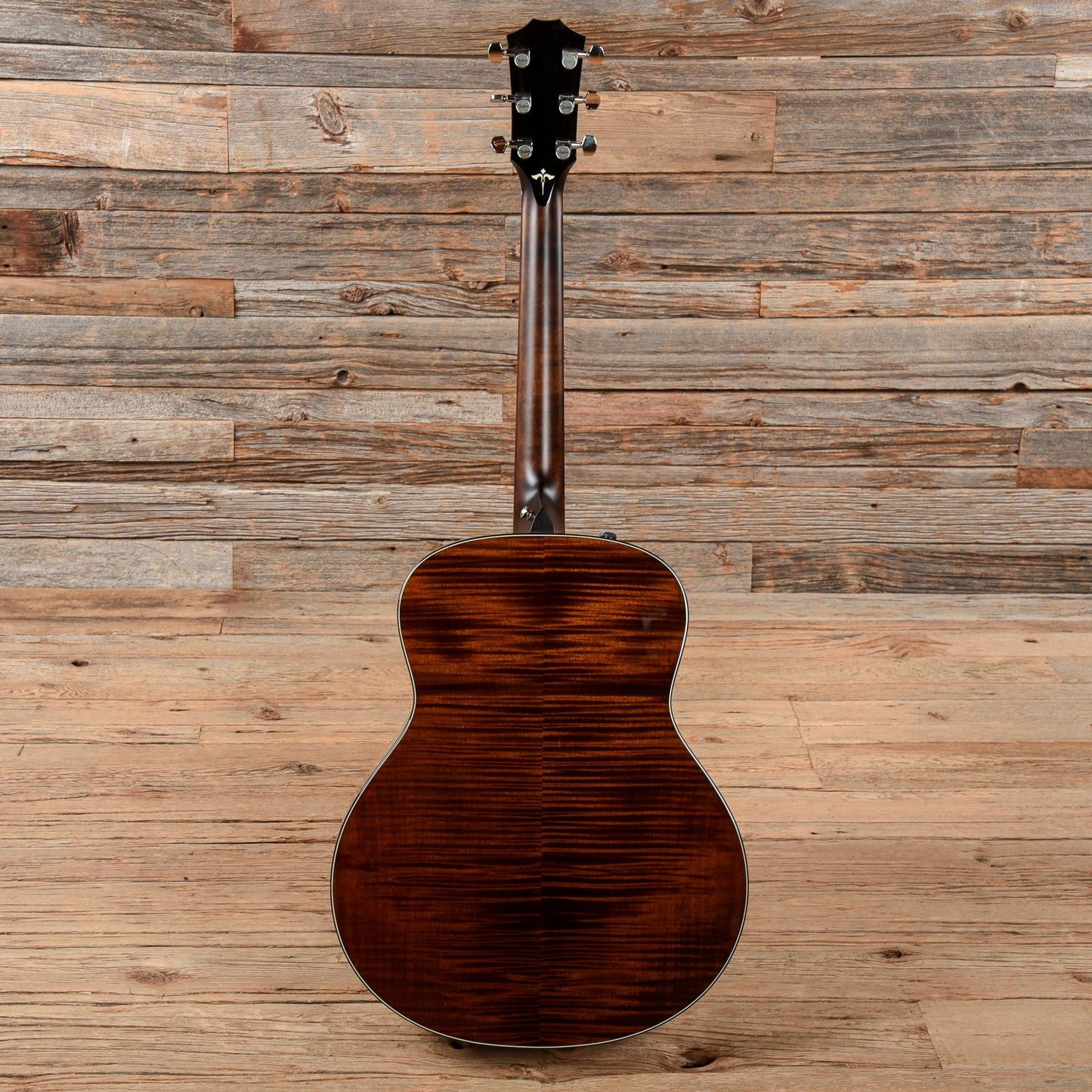 Taylor 618e Natural Acoustic Guitars / Jumbo