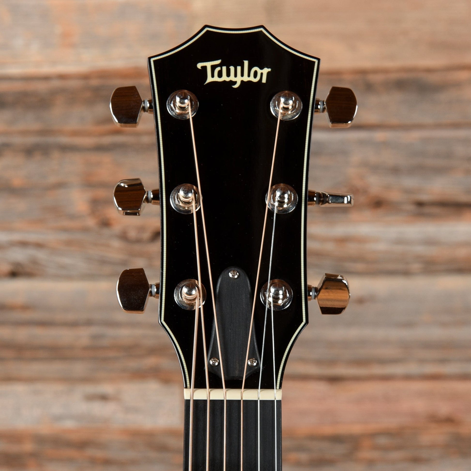 Taylor 618e Natural Acoustic Guitars / Jumbo