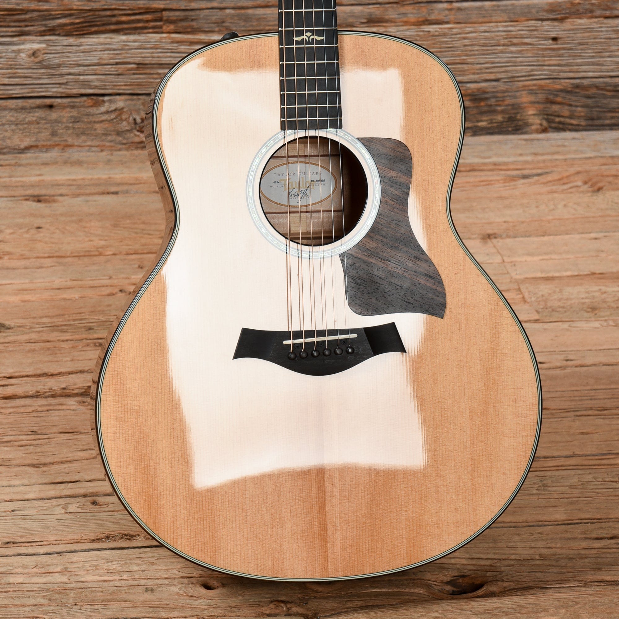 Taylor 618e Natural Acoustic Guitars / Jumbo