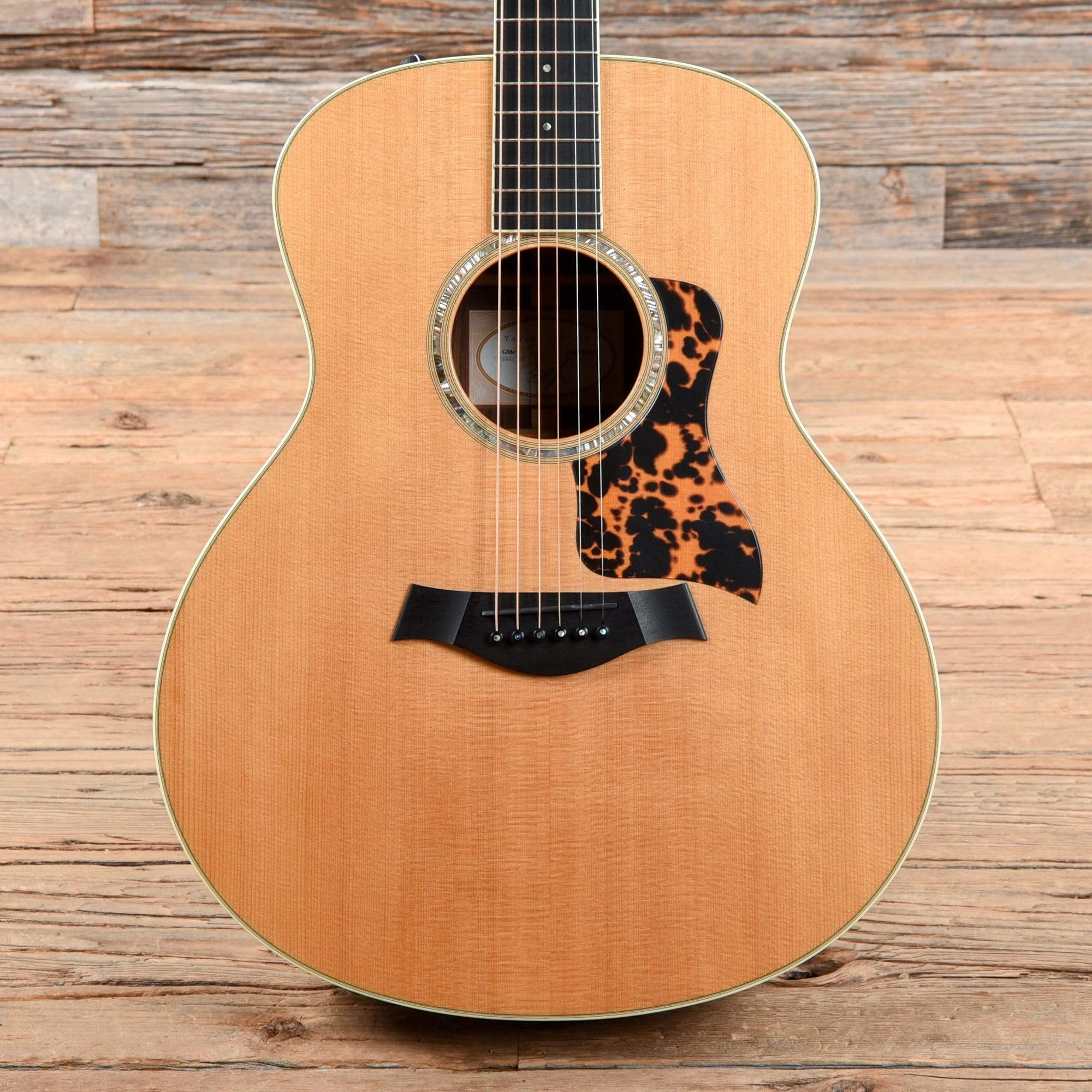 Taylor GS8e Natural 2012 – Chicago Music Exchange