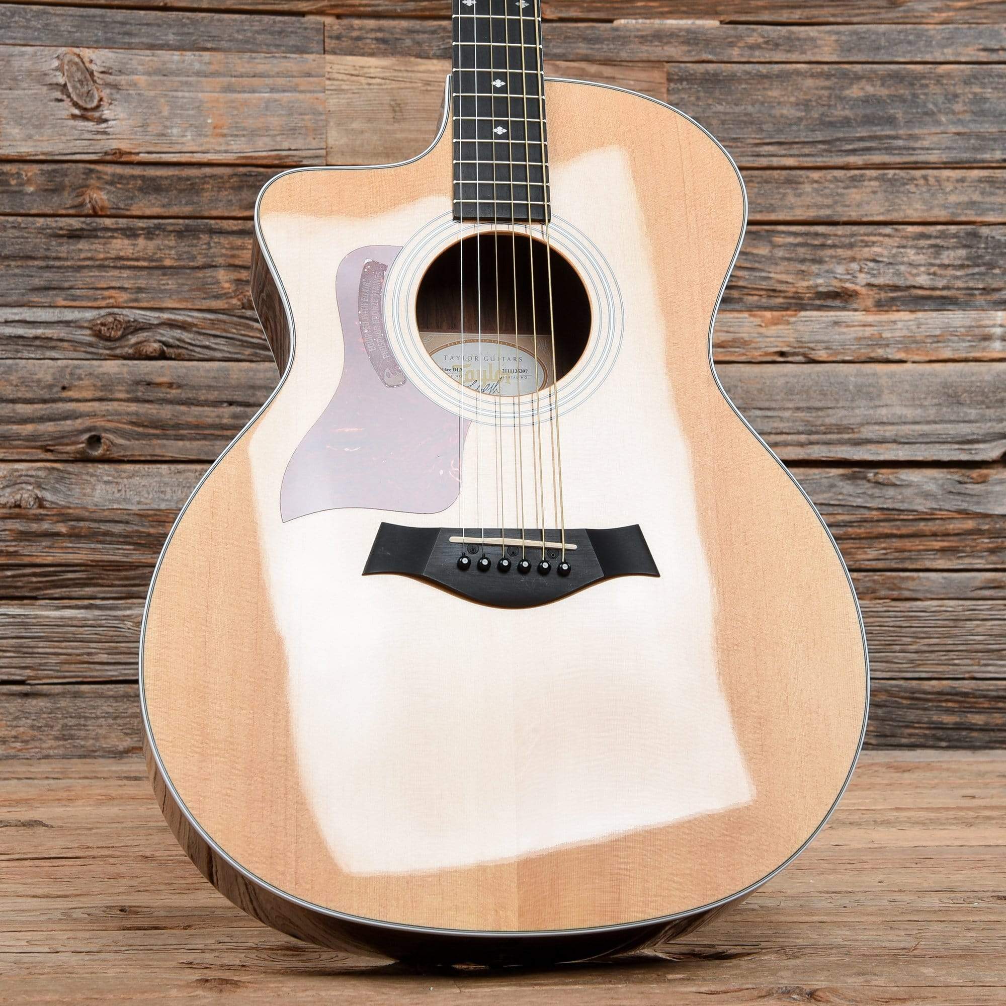 Taylor 214ce Deluxe Natural LEFTY – Chicago Music Exchange